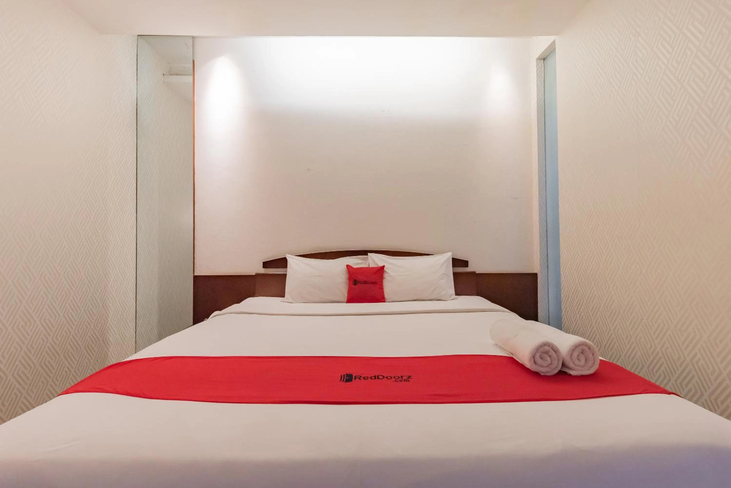 Bedroom, Bed in RedDoorz Plus @ Cipaganti Street 3
