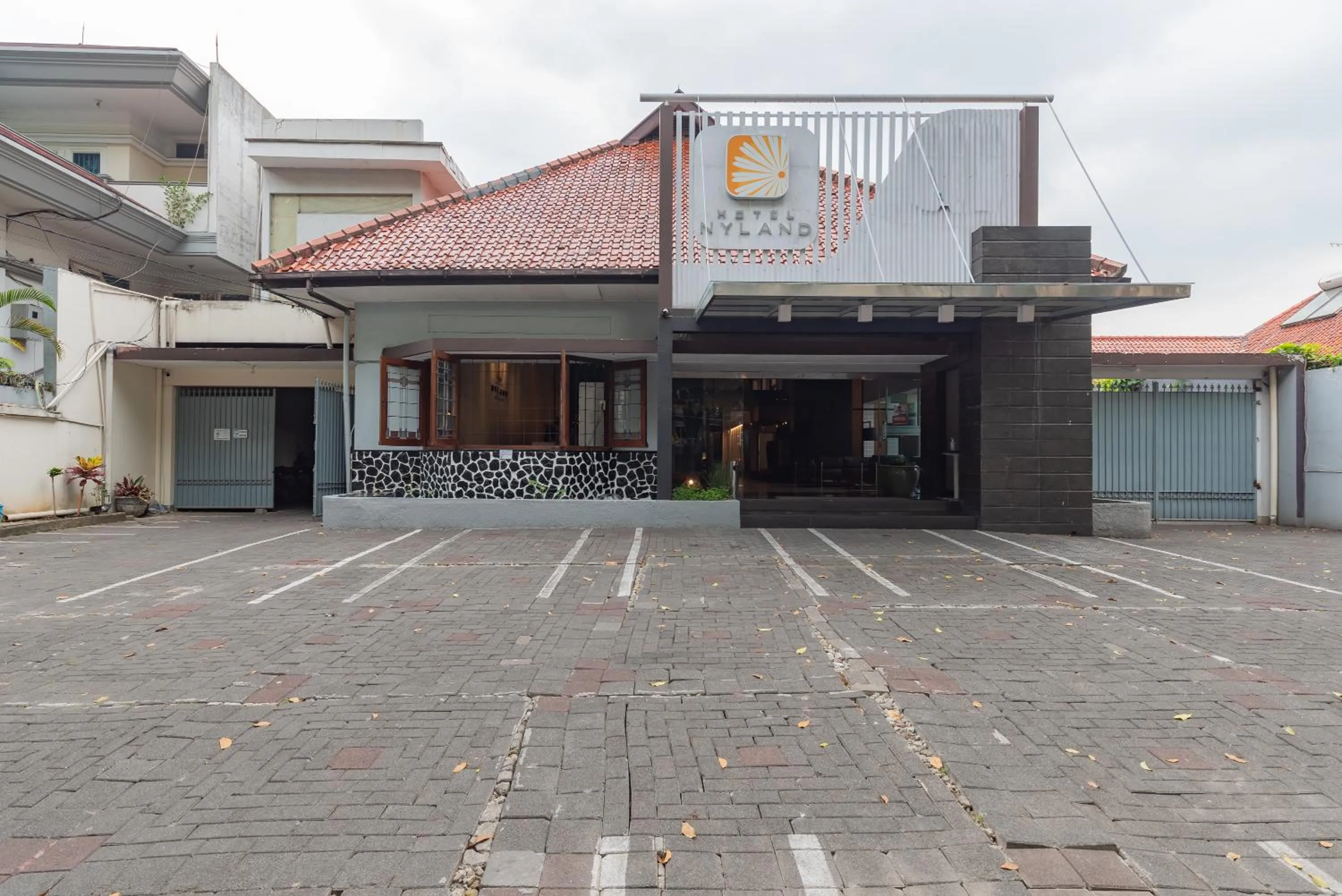 Property building in RedDoorz Plus @ Cipaganti Street 3