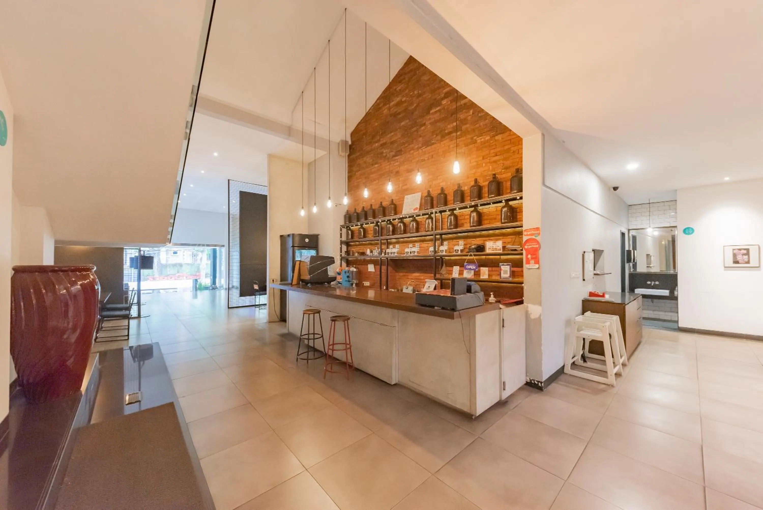 Restaurant/places to eat in RedDoorz Plus @ Cipaganti Street 3