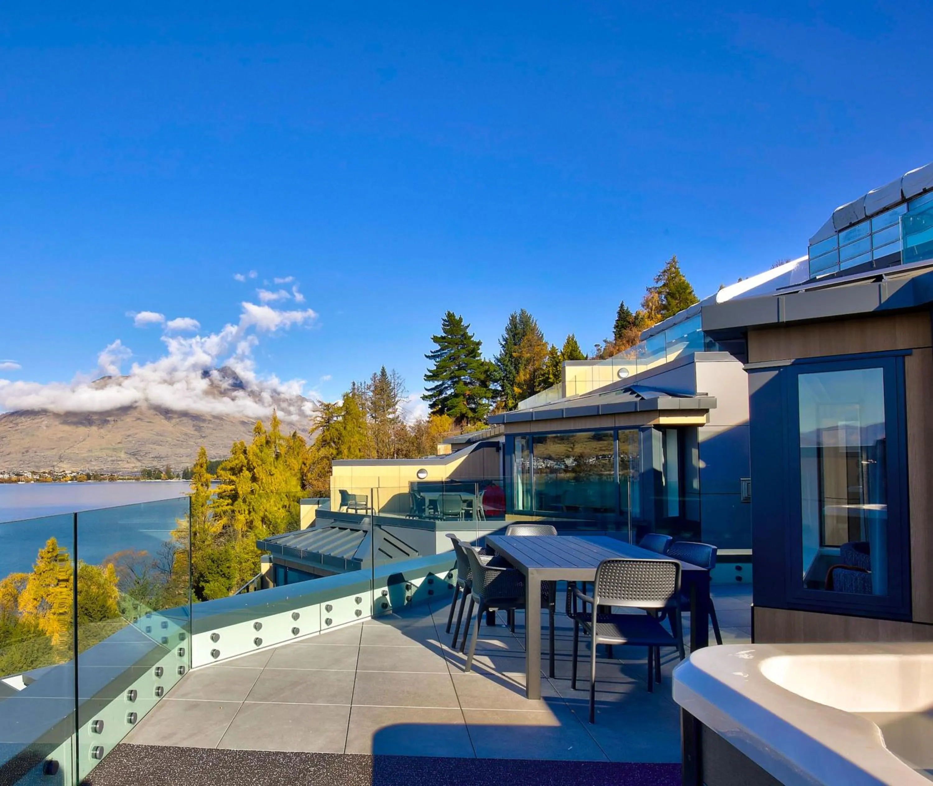 Mountain view in Oaks Queenstown Shores Resort