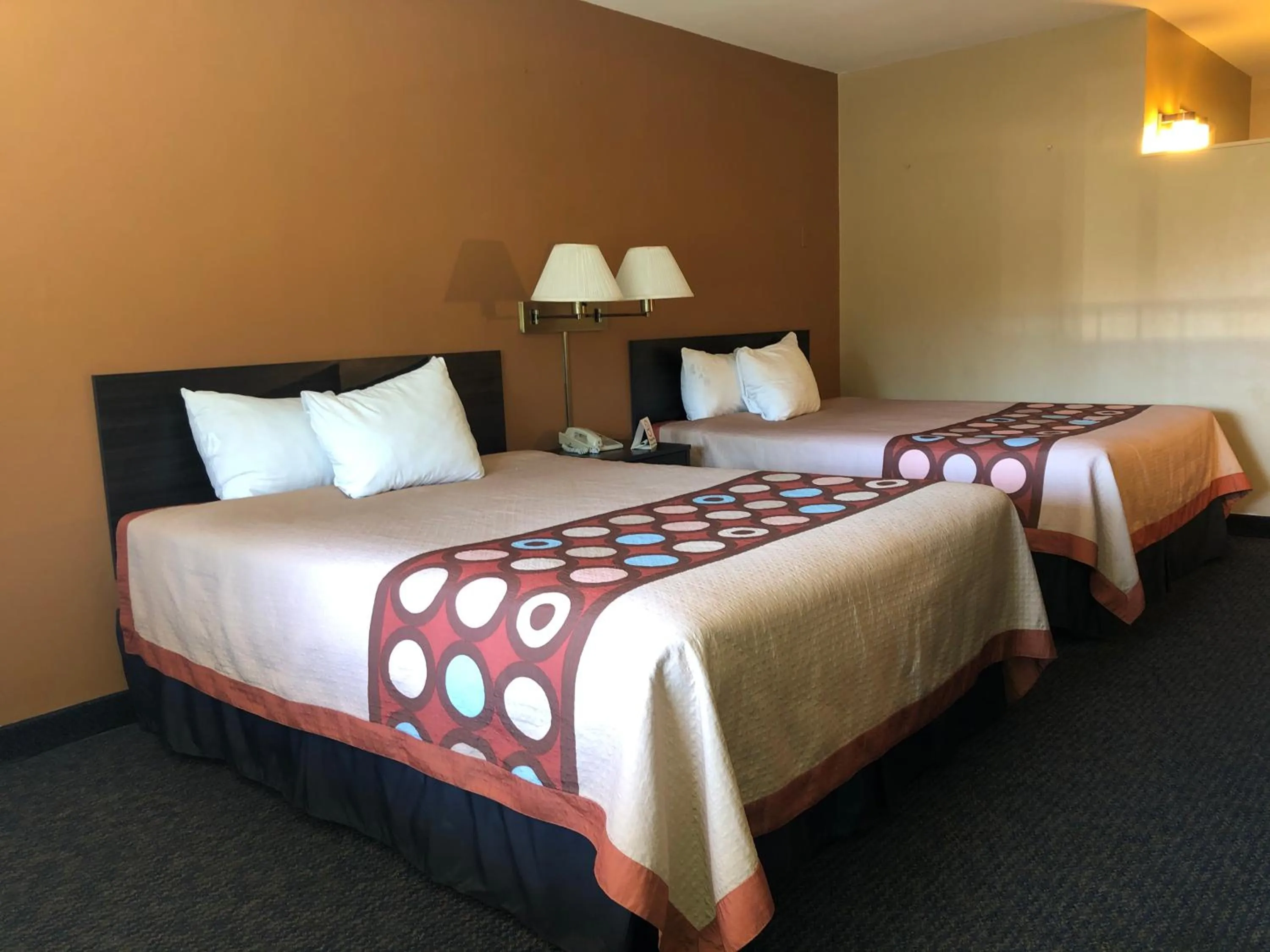 Photo of the whole room, Bed in Hotel Elevation