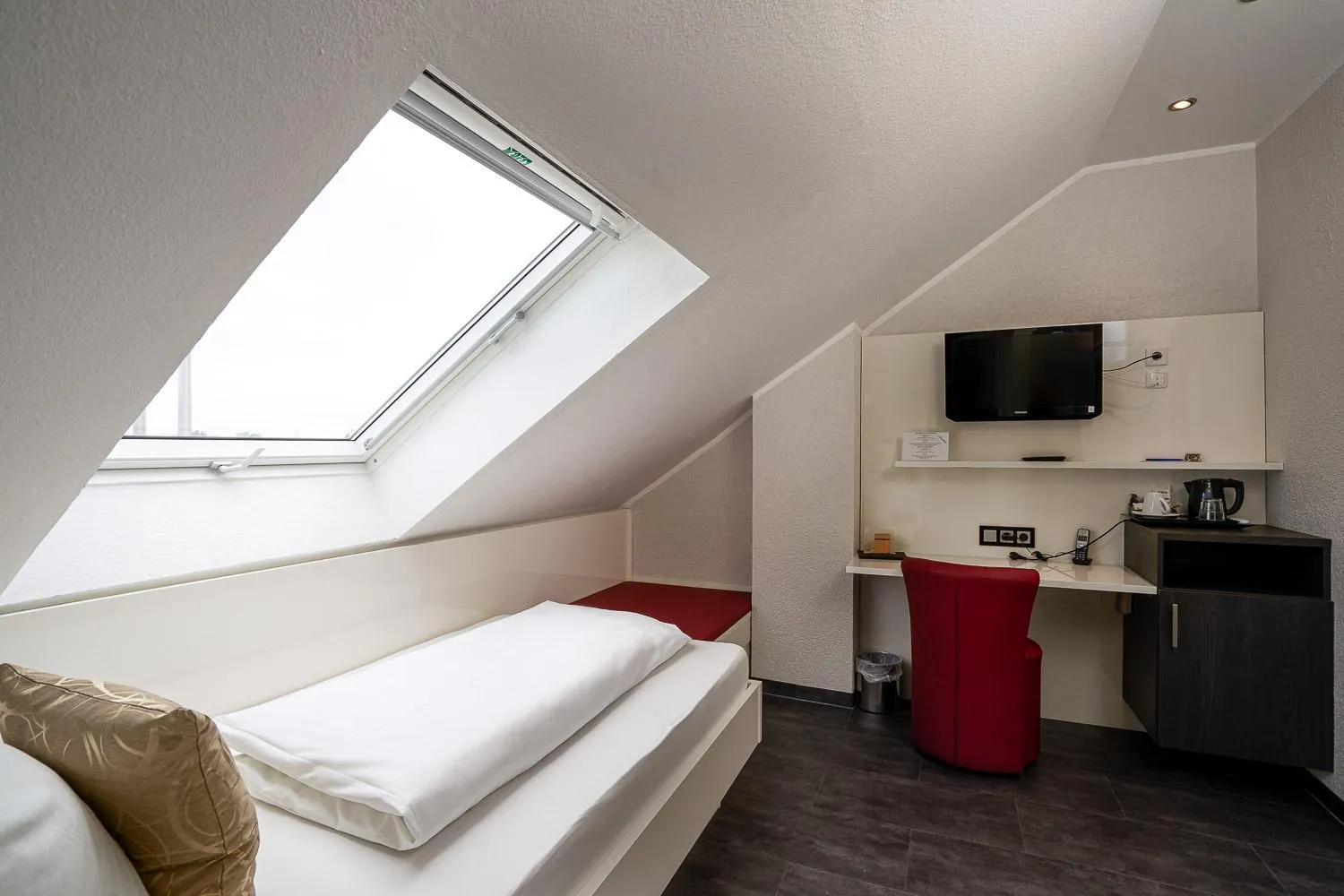 Photo of the whole room, Bed in Hotel Stadt Heidelberg