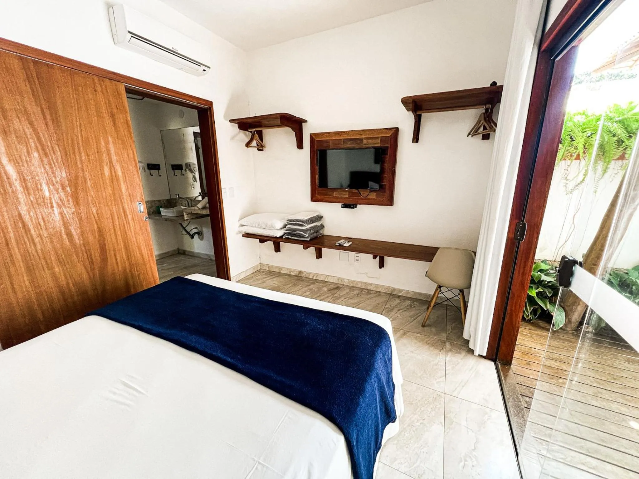 Patio, Bed in Conchas do Mar Residence