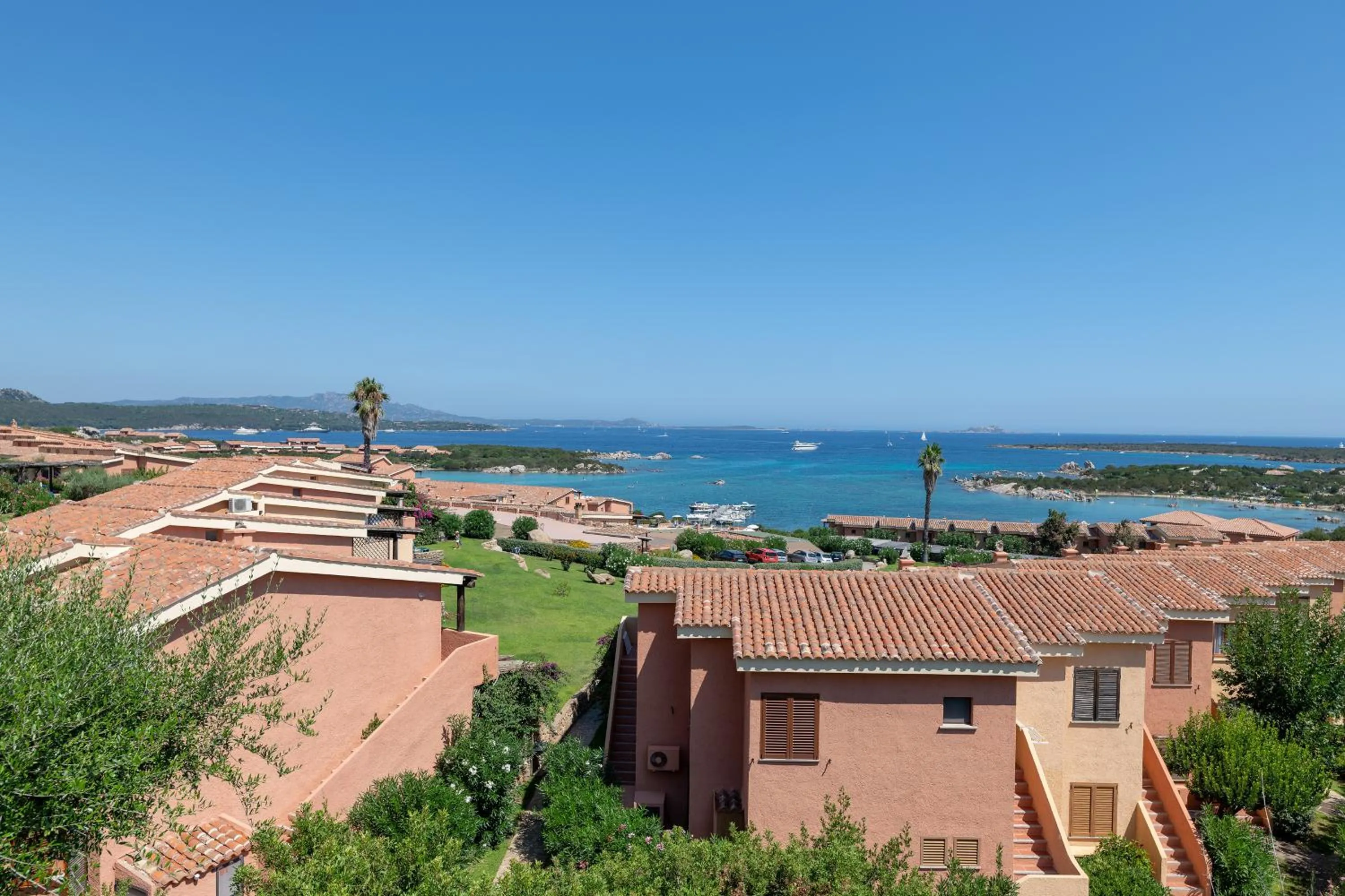 Property building in Baia de Bahas Residence