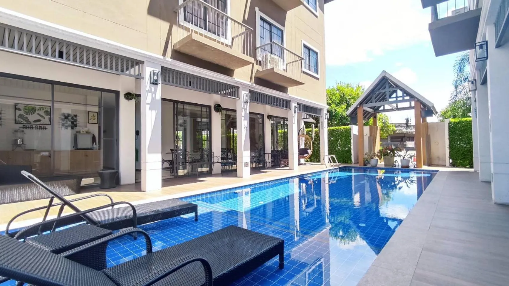 Swimming pool in Hotel Matana