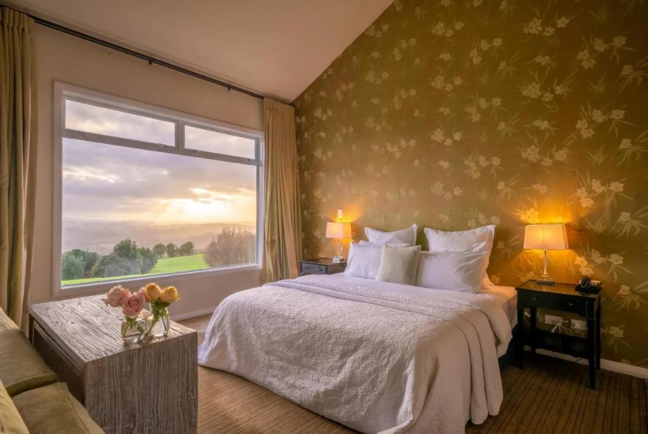 Bed in Woodhouse Mountain Lodge