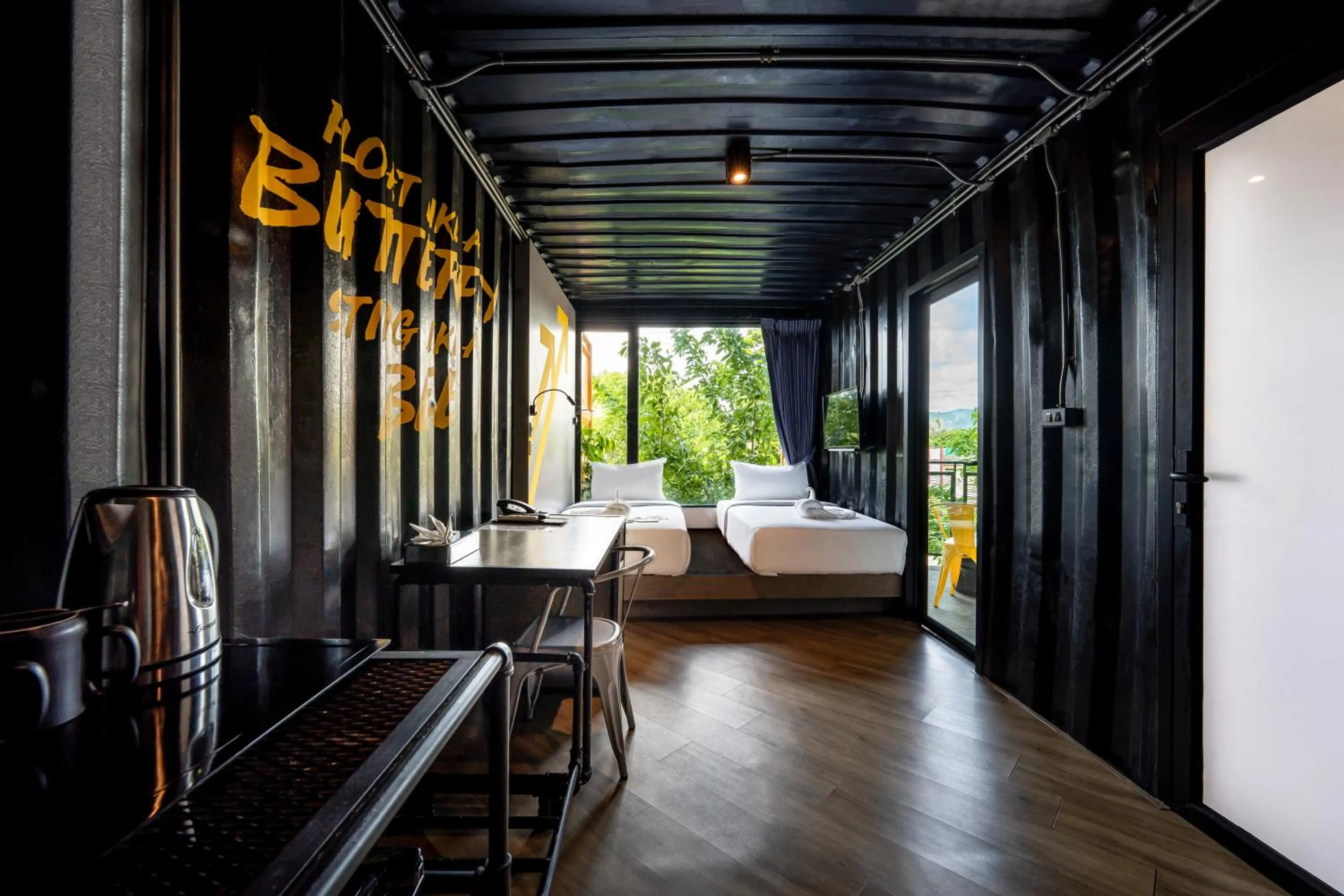 Bedroom, Bed in Hivetel Phuket