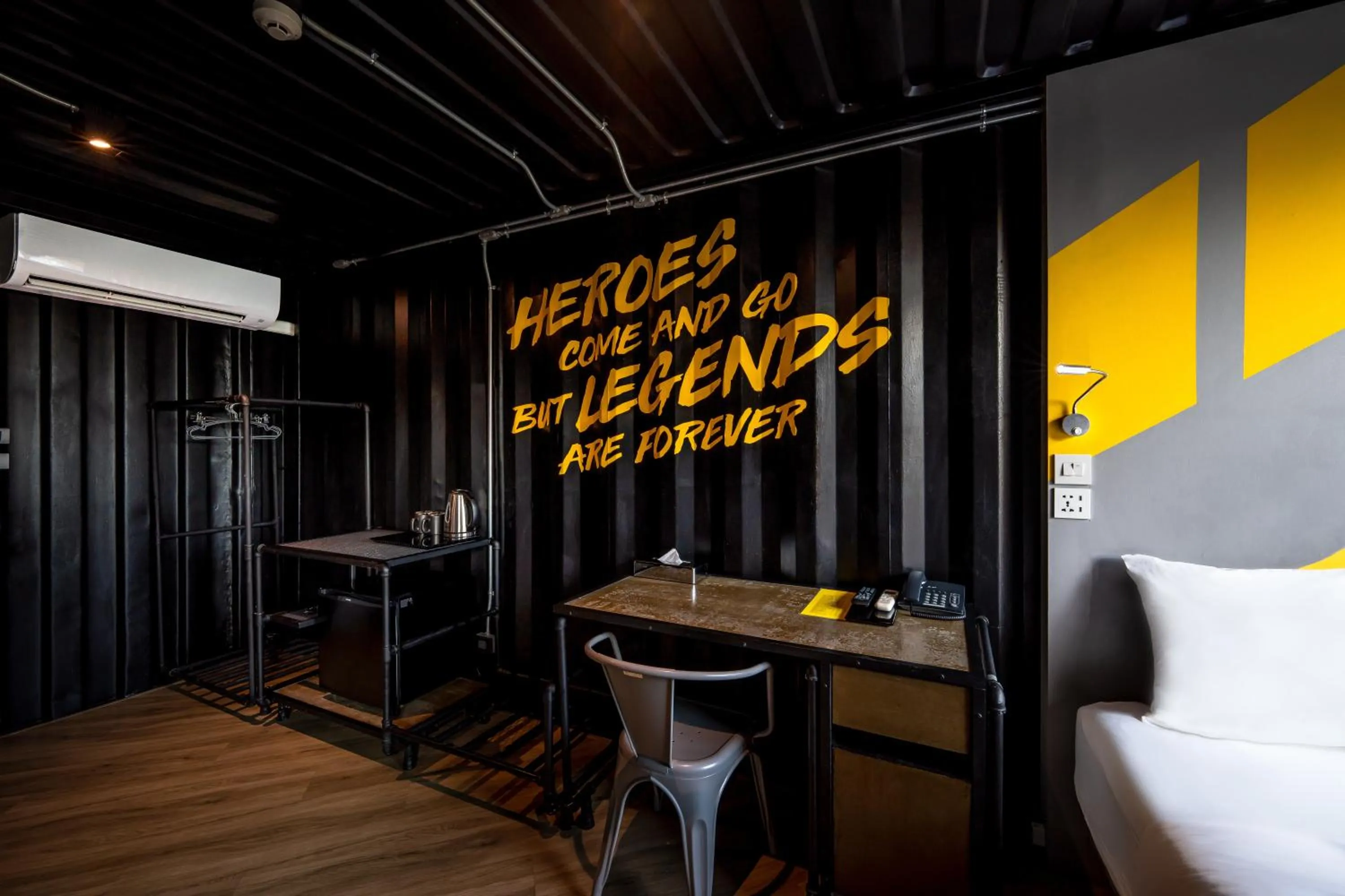 Bed in Hivetel Phuket