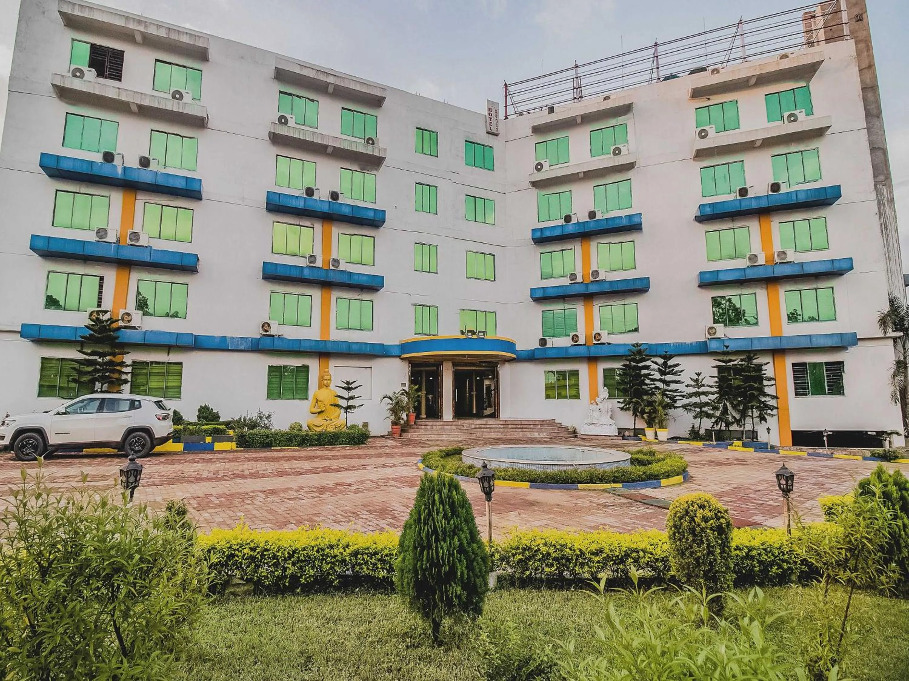 Facade/entrance in Collection O Panorama Country Club And Resort