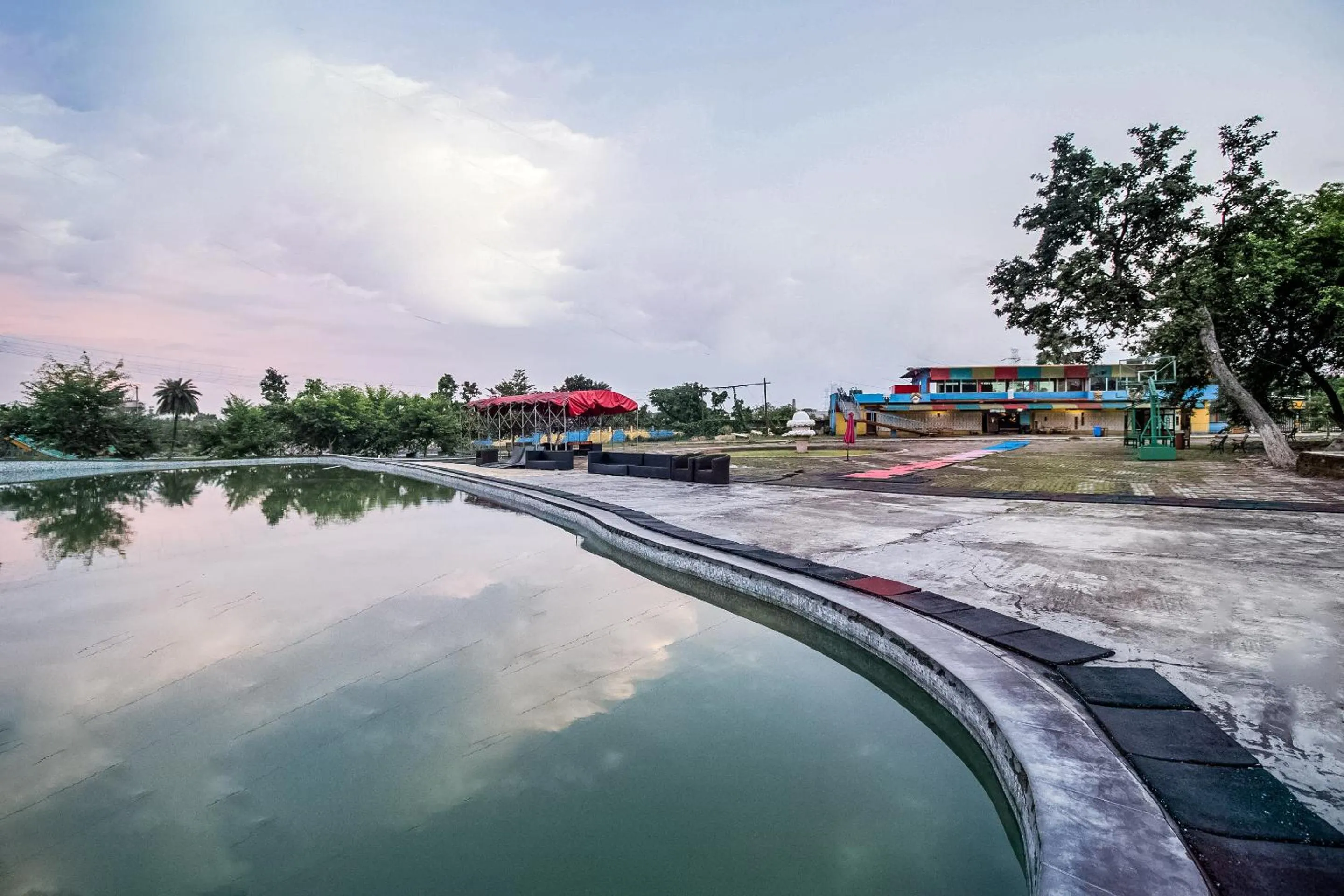 Entertainment in Collection O Panorama Country Club And Resort