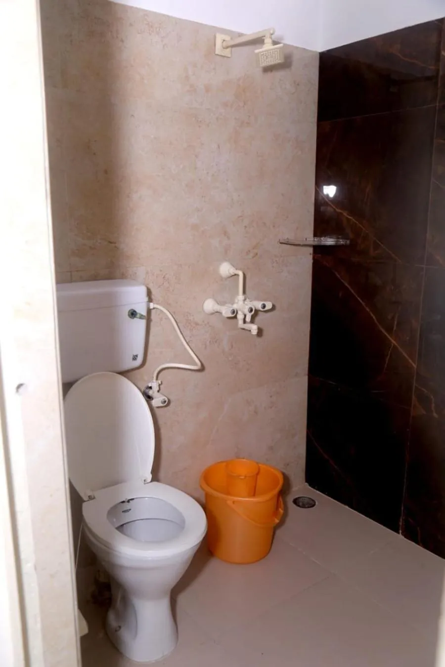 Shower in Pyrenees Homestay