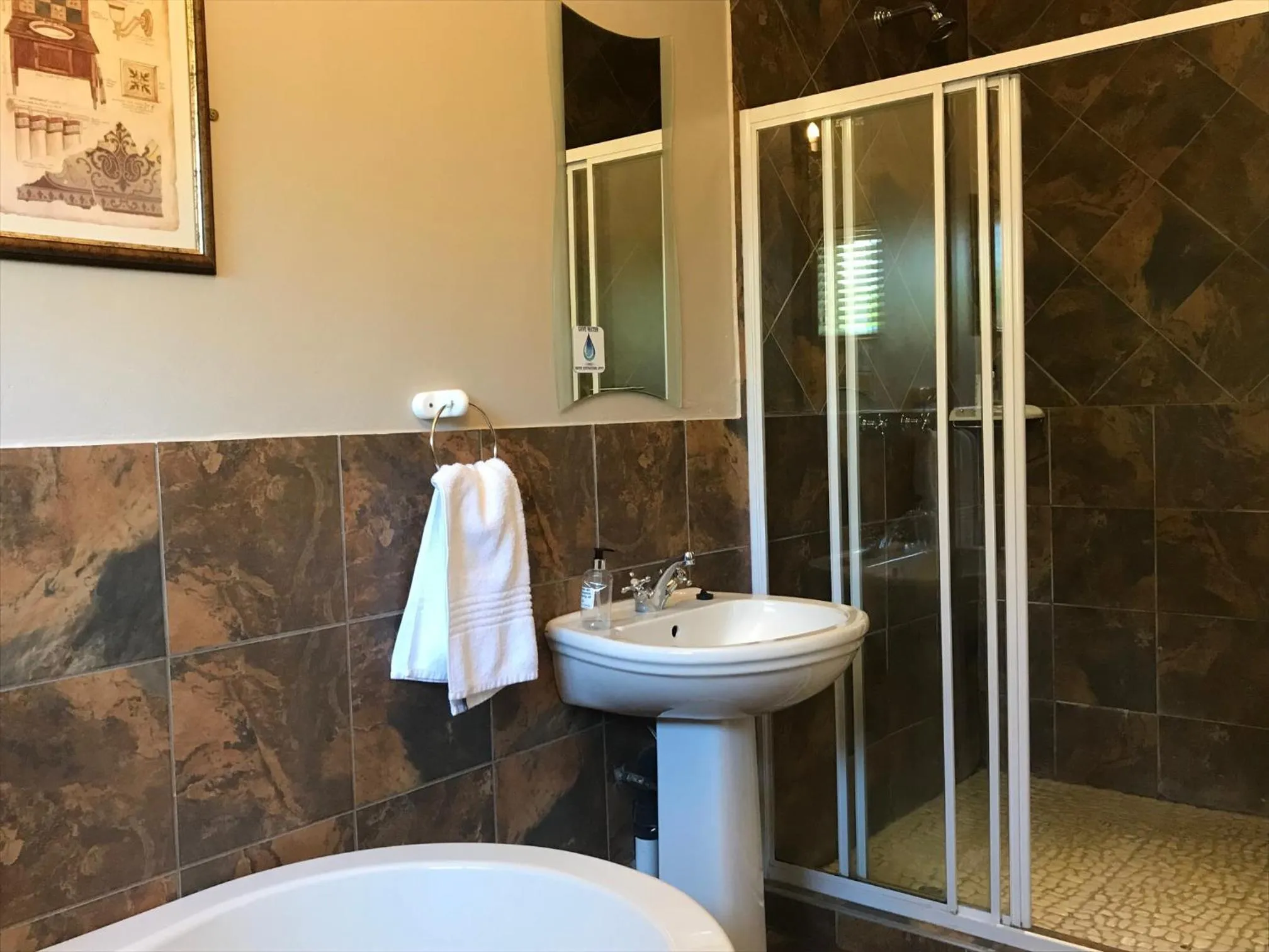 Shower in Anathi Hotel