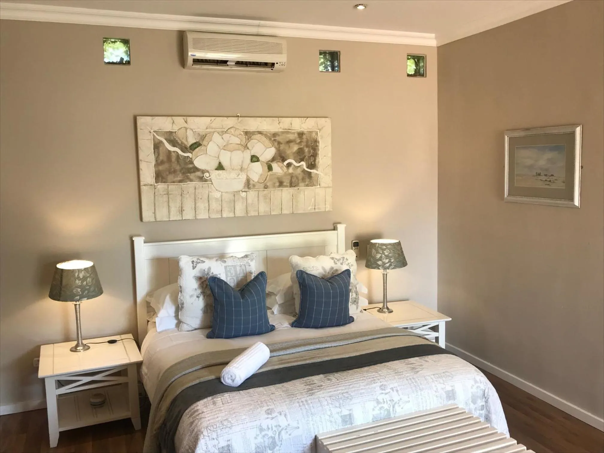 Bedroom, Bed in Anathi Hotel