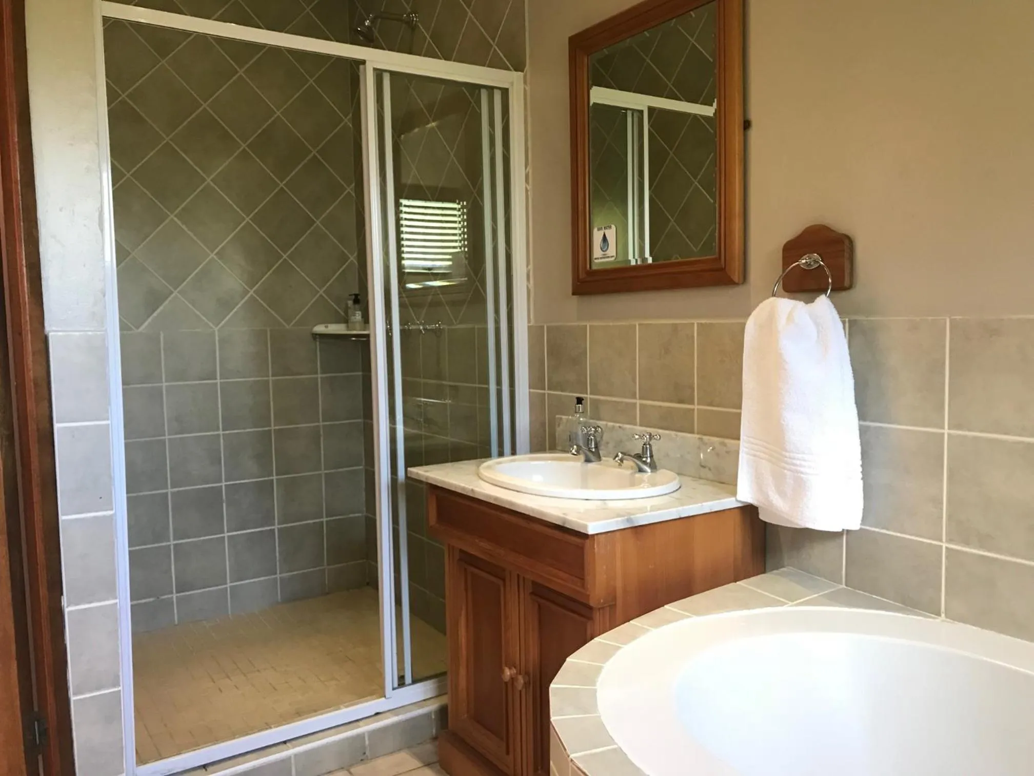 Shower in Anathi Hotel