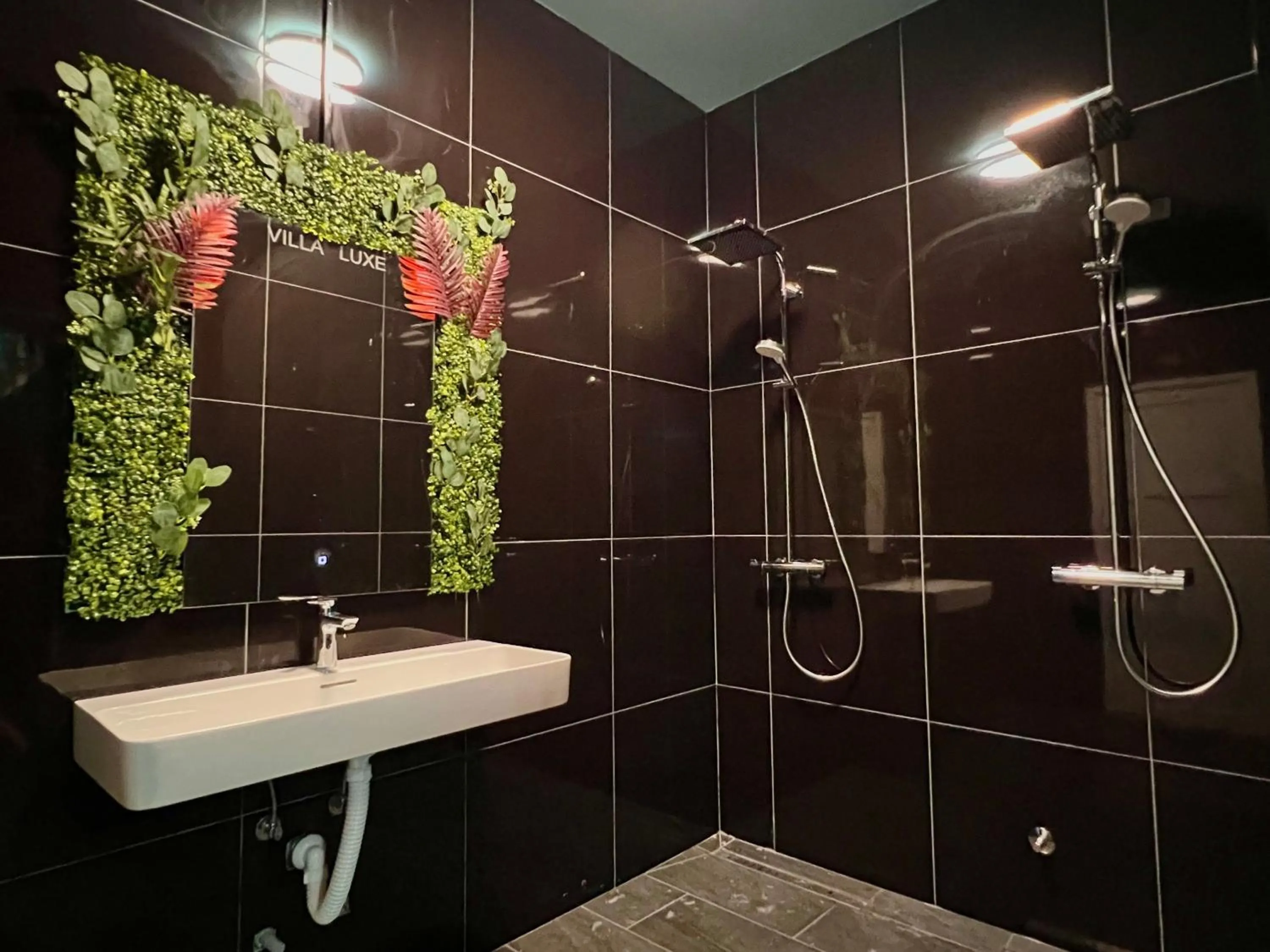 Shower in Hotel & Spa Villa Luxe