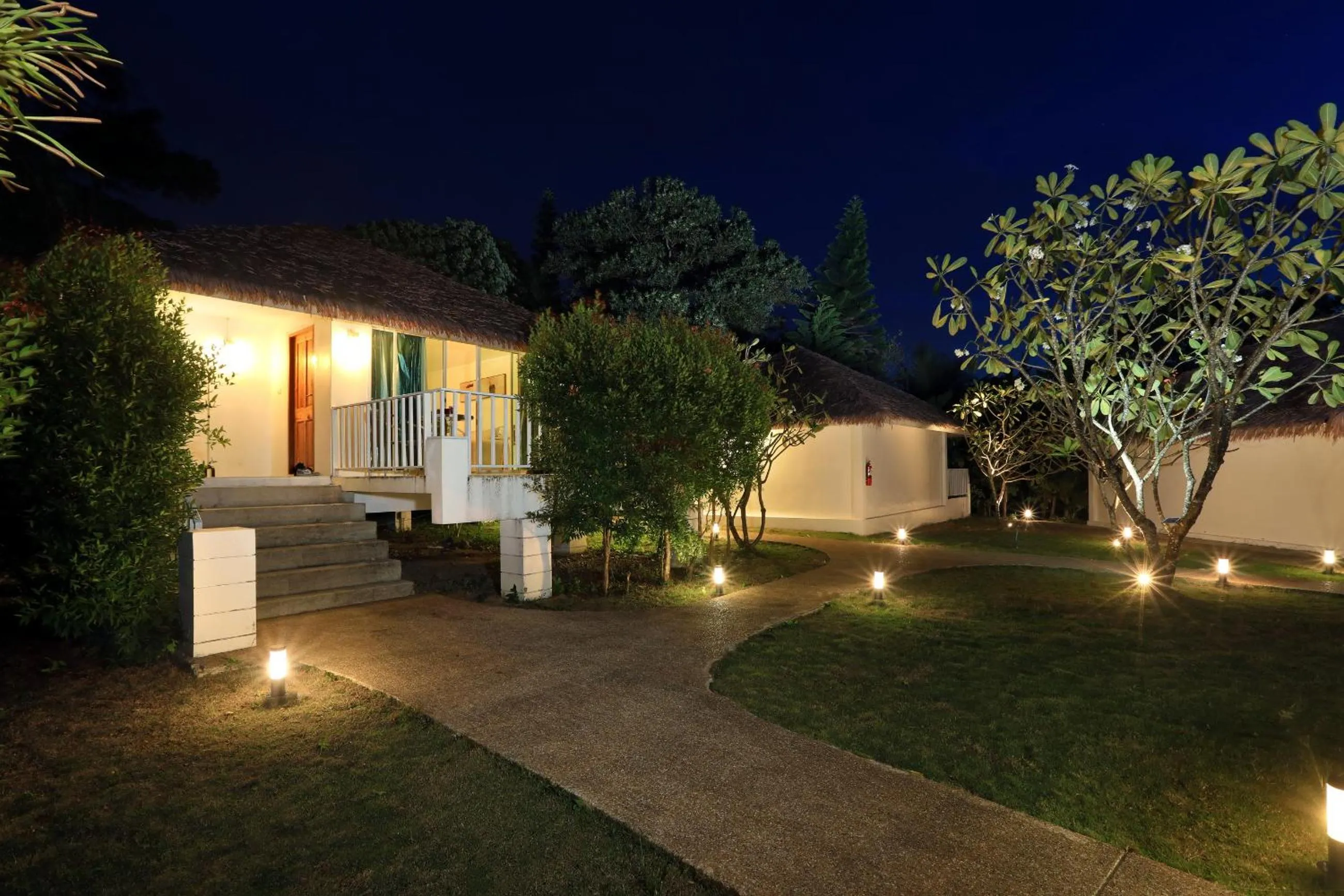 Night in Daydream villa resort