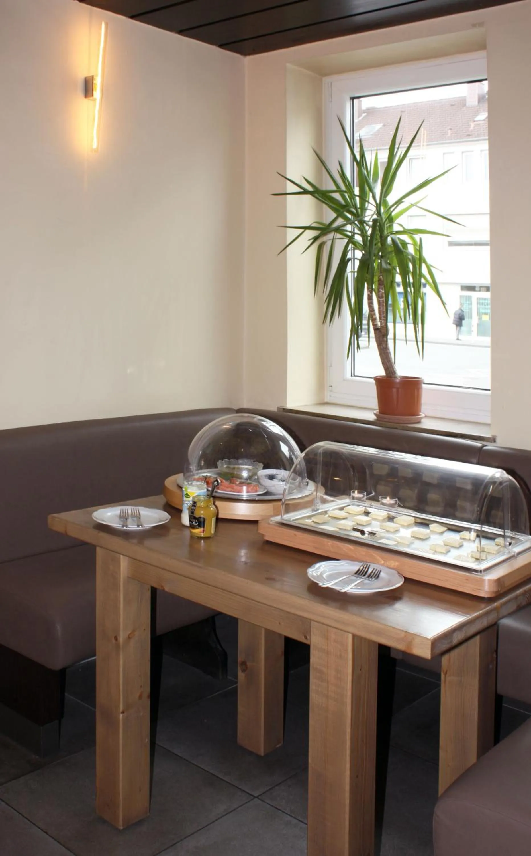 Restaurant/places to eat in Südhotel