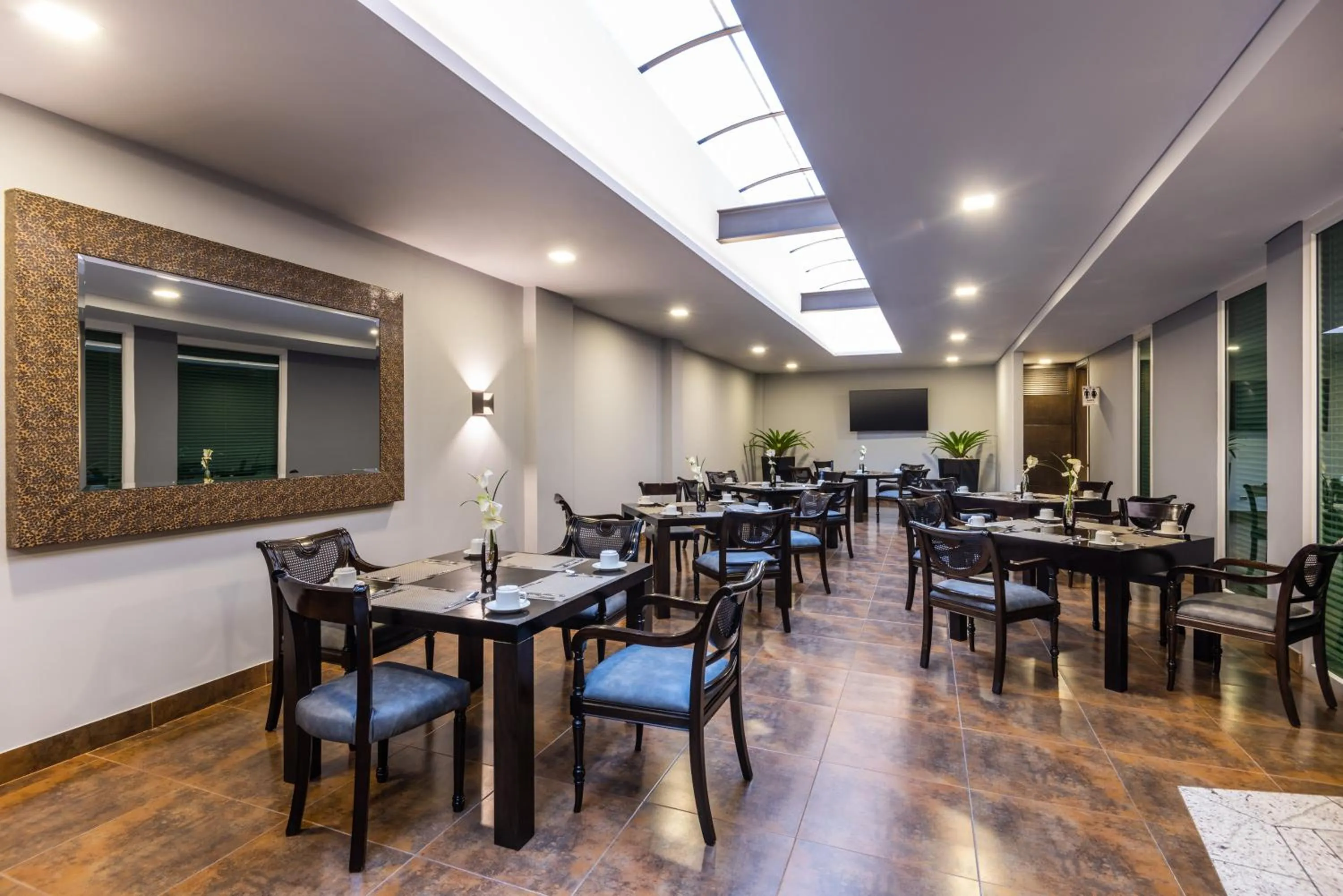 Restaurant/places to eat in Hotel Egina Medellin