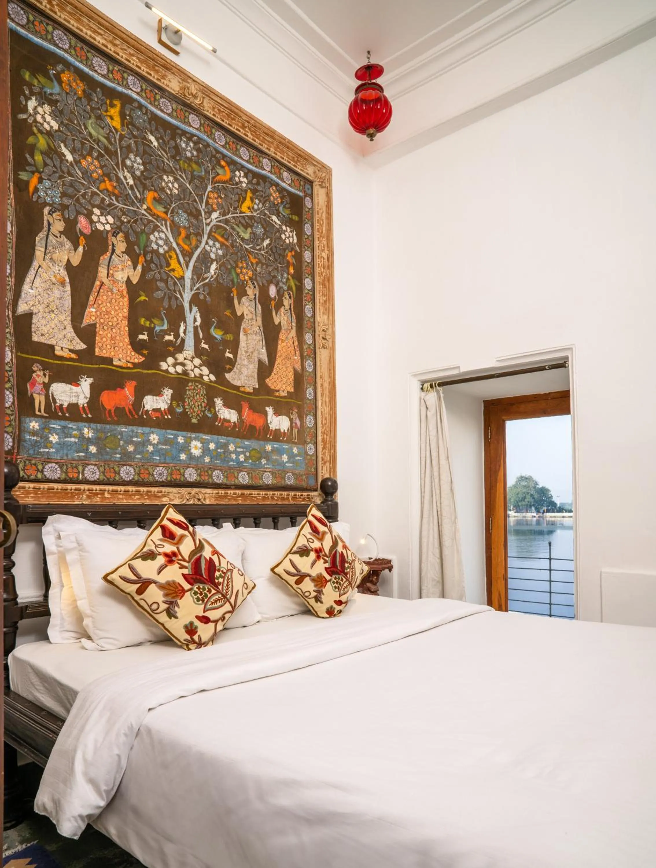 Bedroom, Bed in Kankarwa Haveli