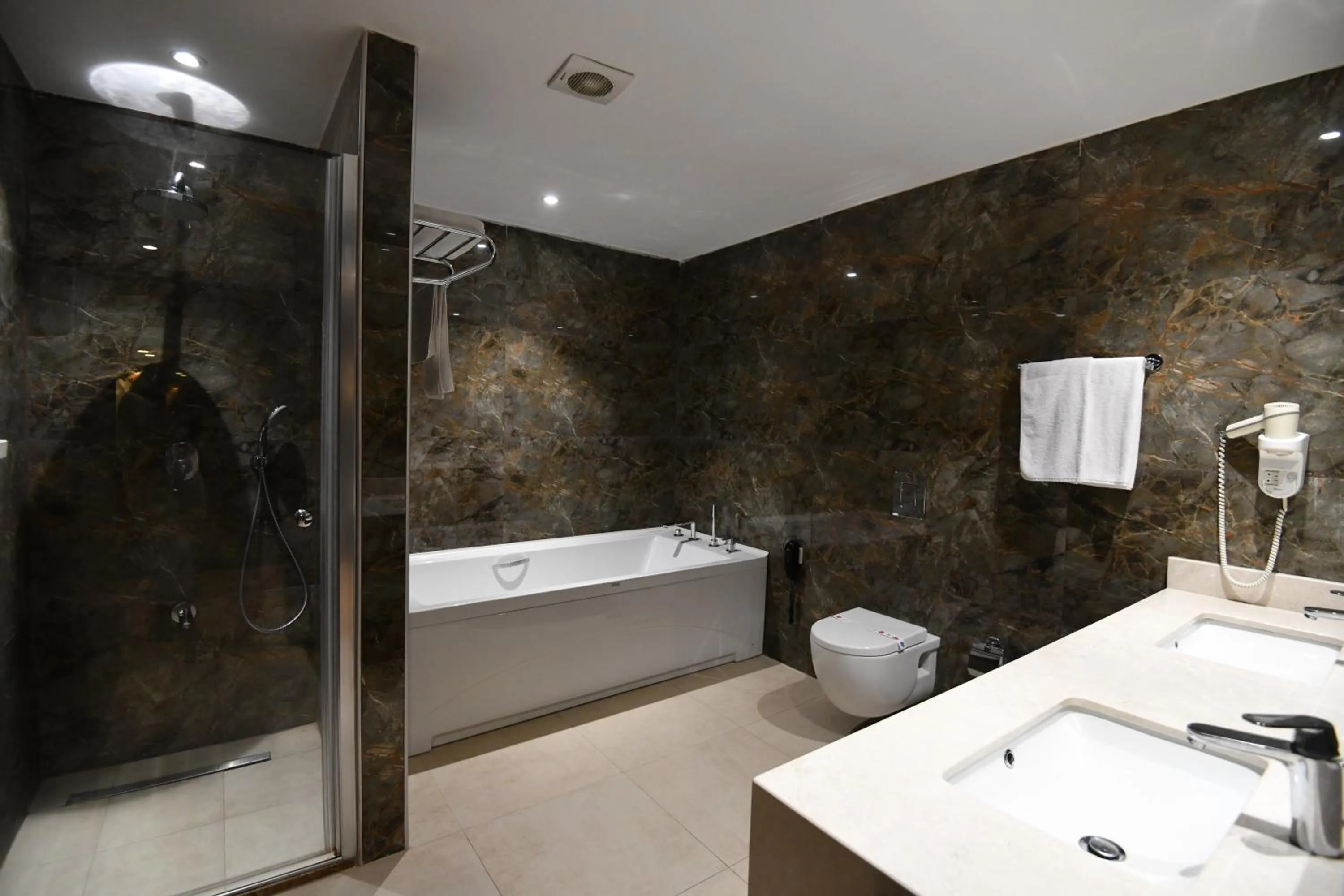 Shower in Hotel Pia Bella