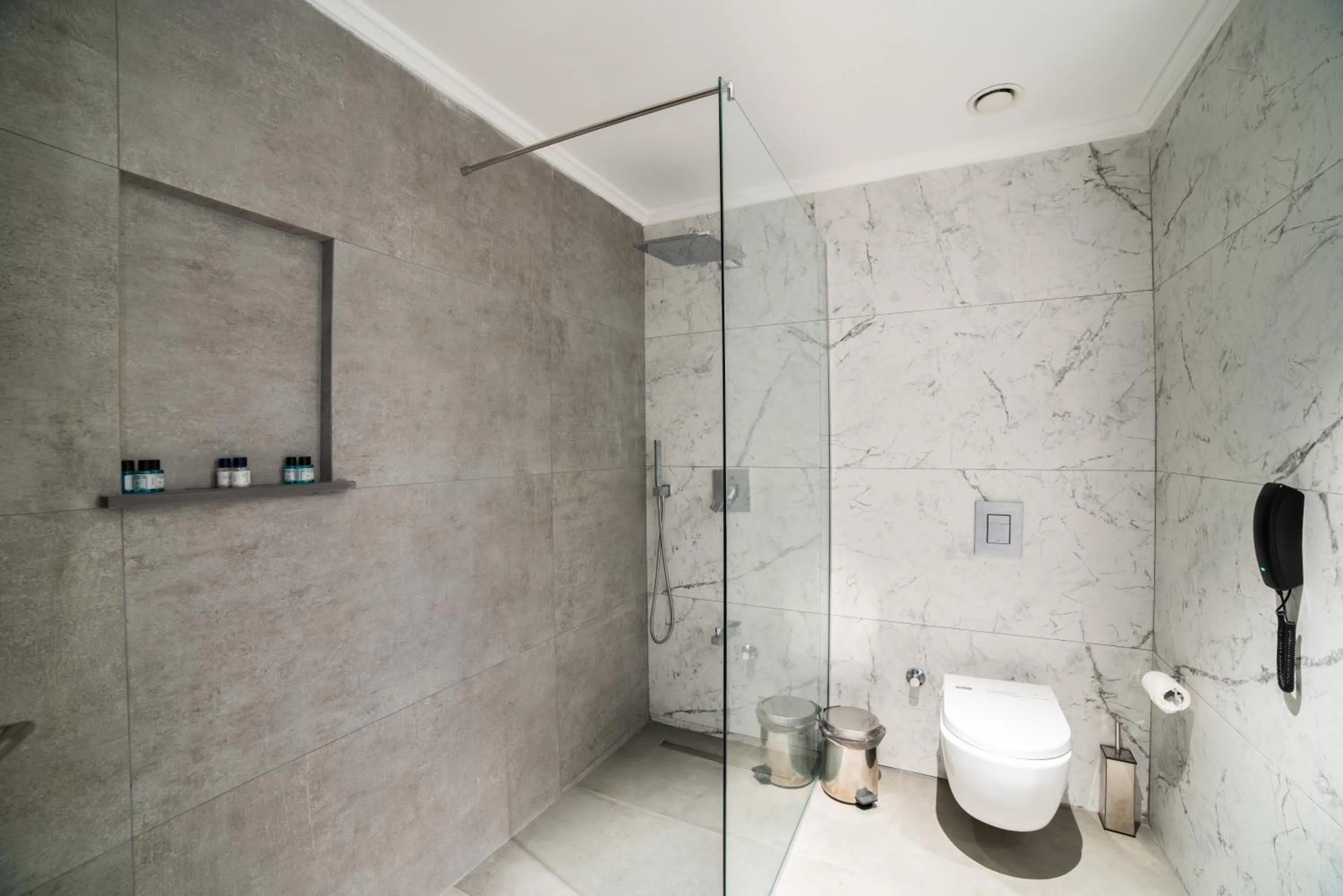 Shower in Hotel Pia Bella