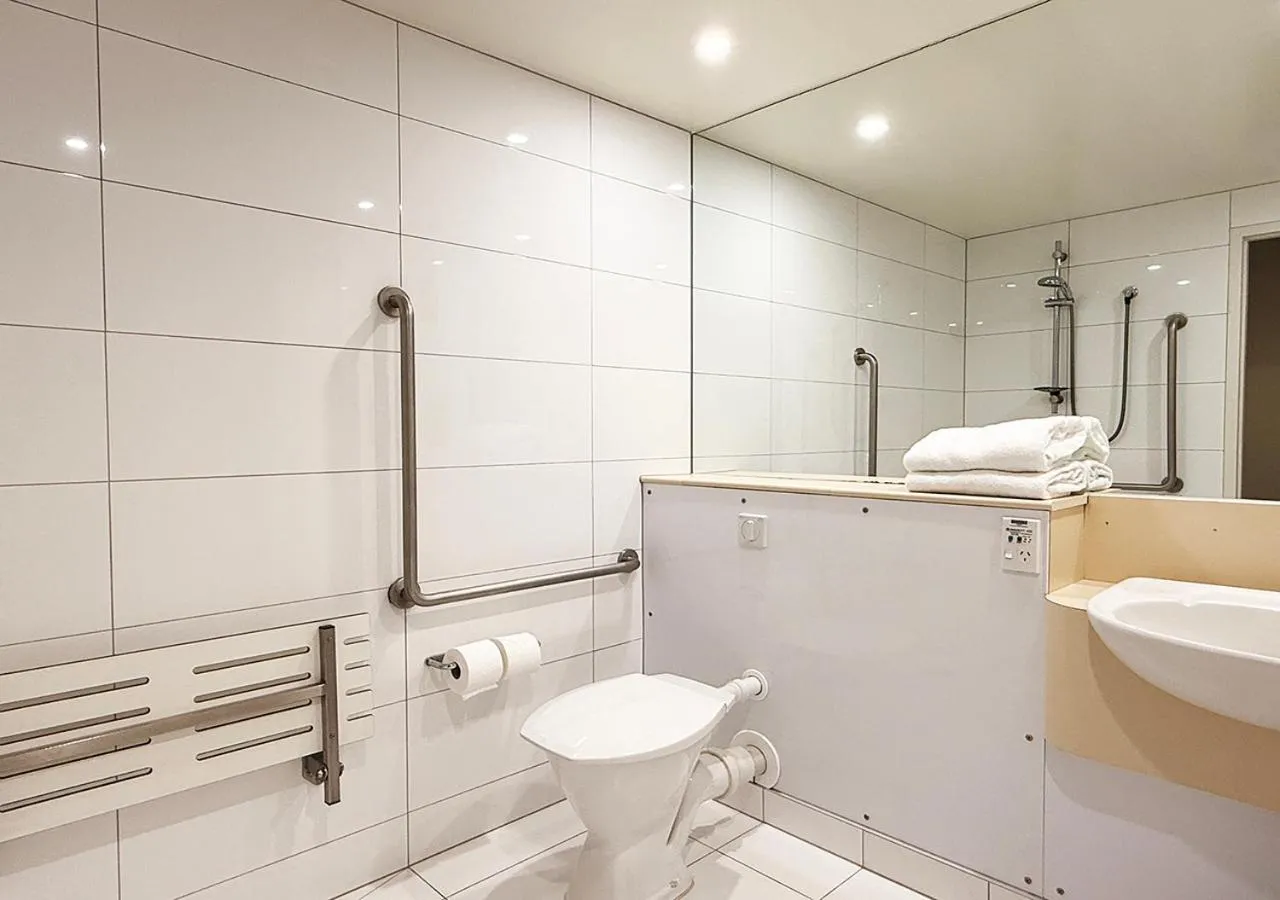 Bathroom in Sudima Hotel Lake Rotorua