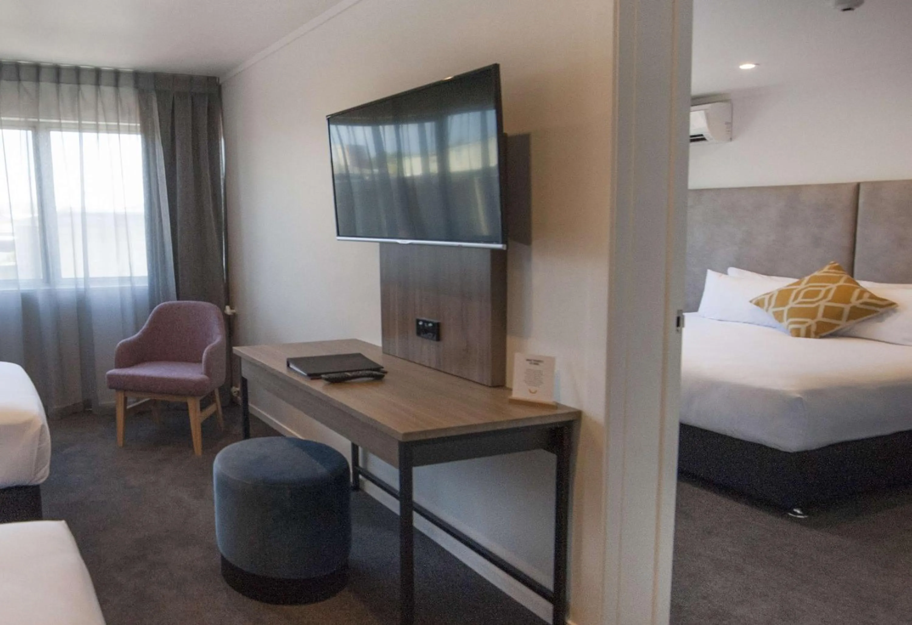 Bedroom, Bed in Sudima Hotel Lake Rotorua