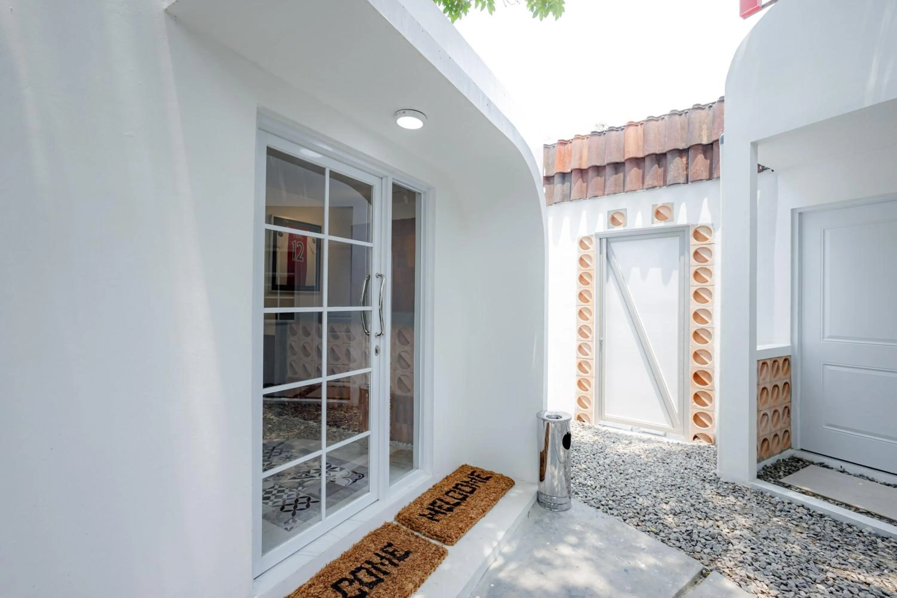 Property building in RedDoorz Plus at Jalan Gatot Subroto Jakarta