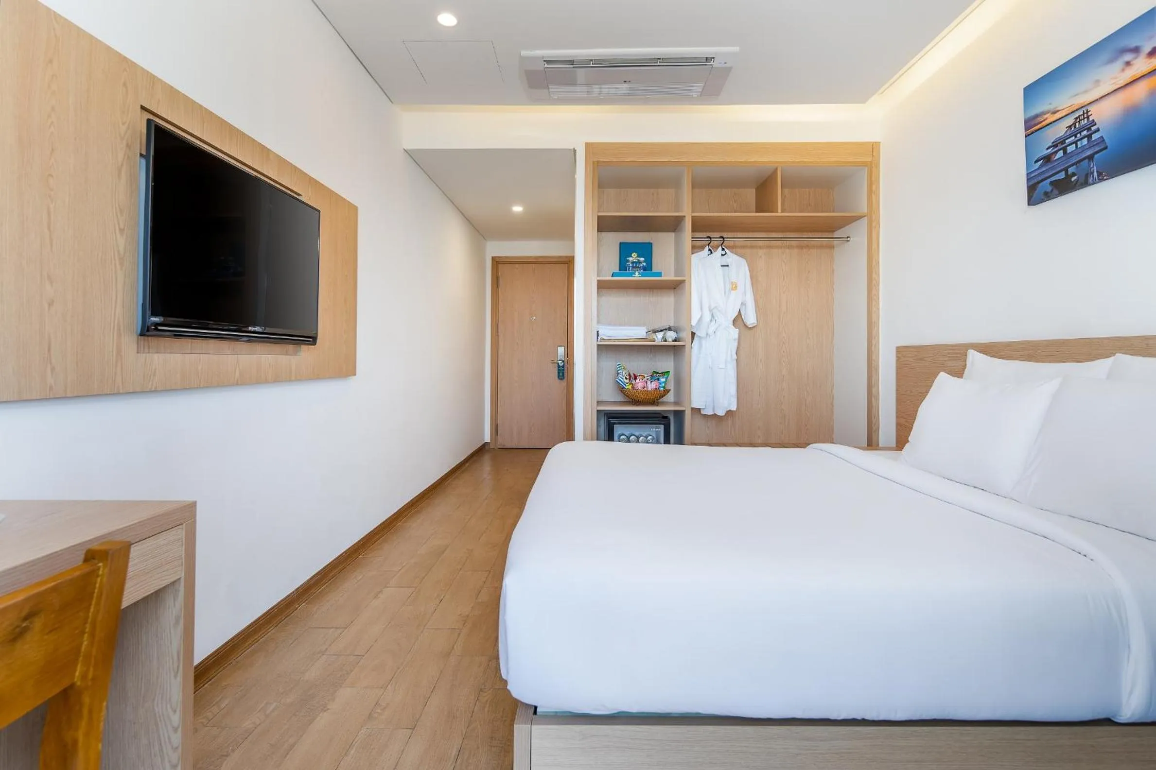 Photo of the whole room, Bed in Gold Boutique Hotel Danang