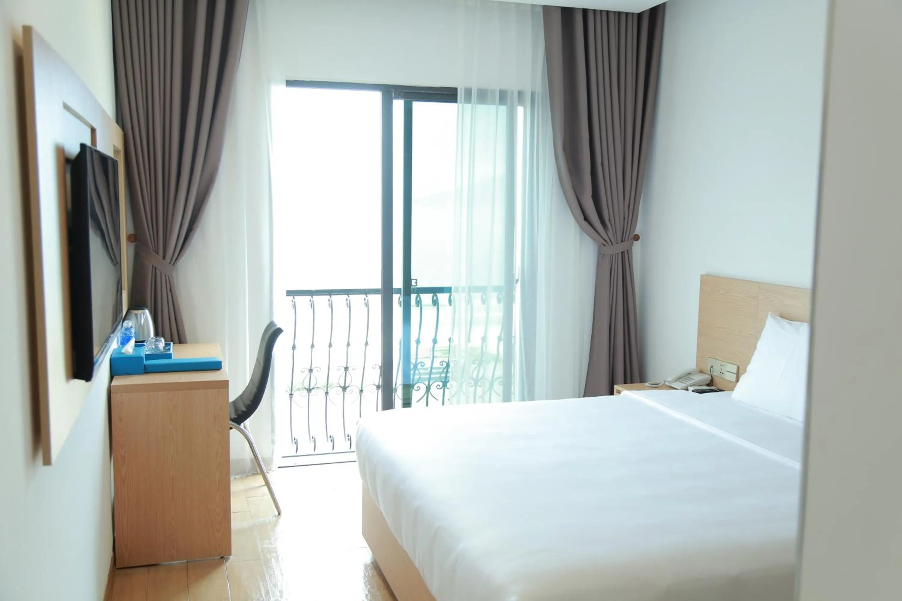 Photo of the whole room, Bed in Gold Boutique Hotel Danang