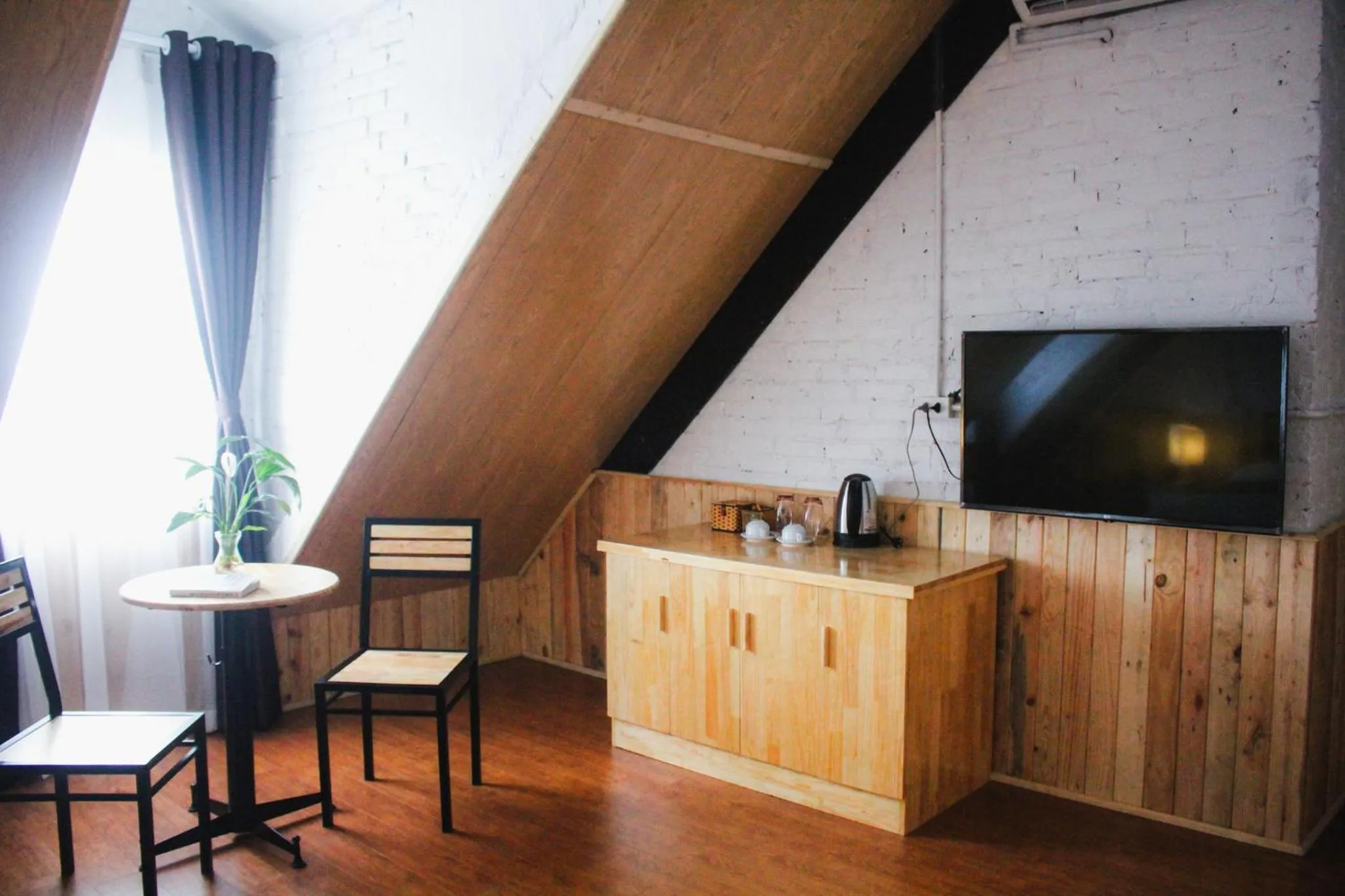 TV and multimedia in AROMA Ha Long Hotel