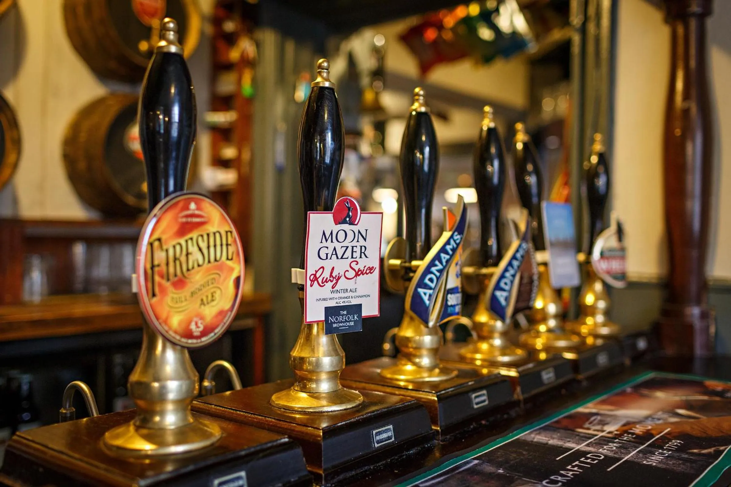 Lounge or bar in Kings Head Holt