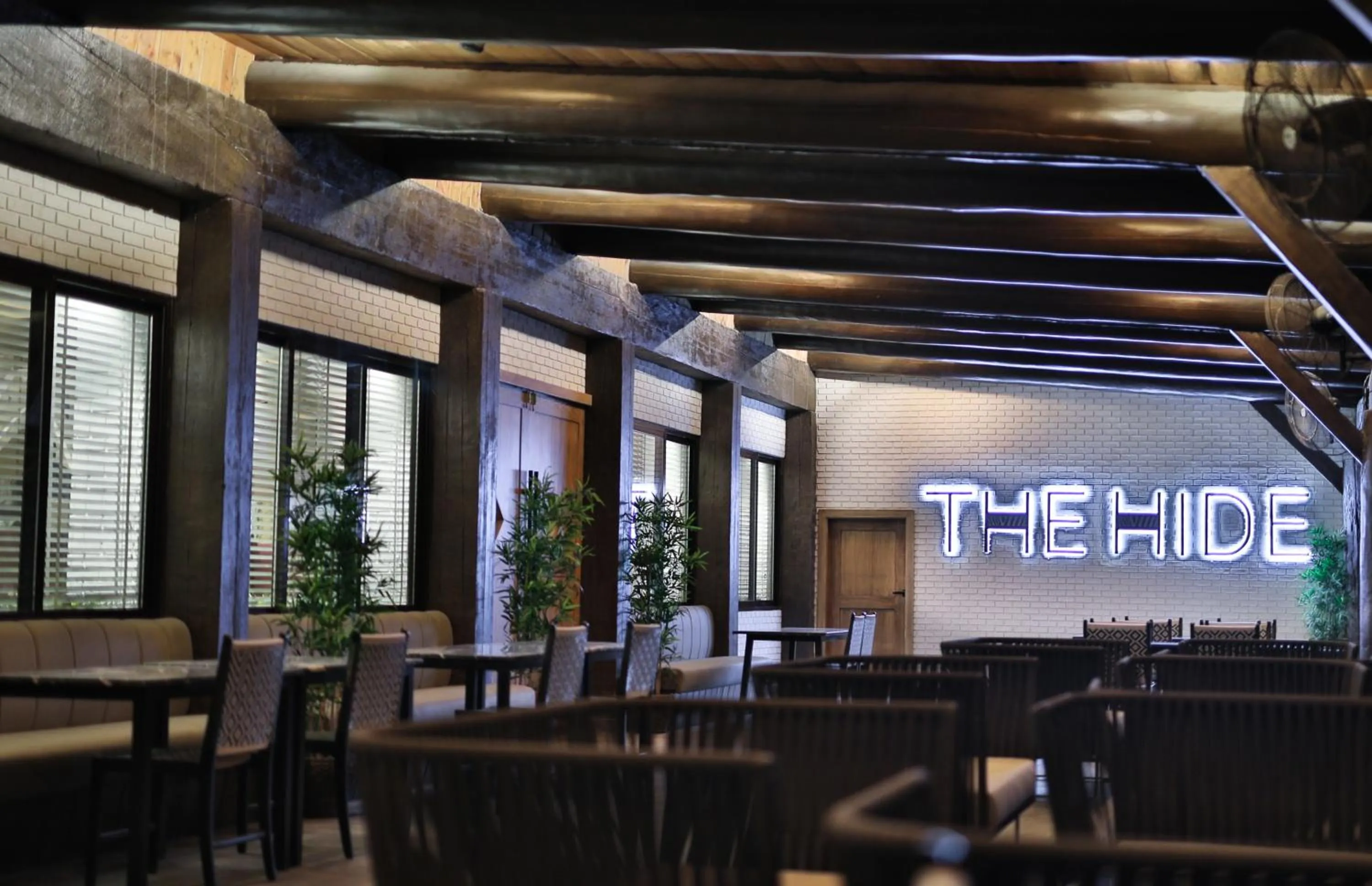 Restaurant/places to eat in Emirates Park Resort