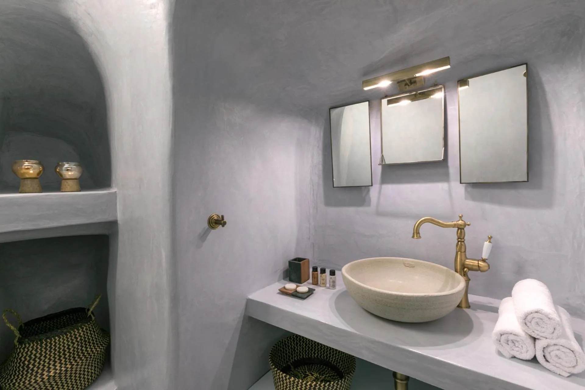 Bathroom in Namaste Suites by Oias Local Cavehouses
