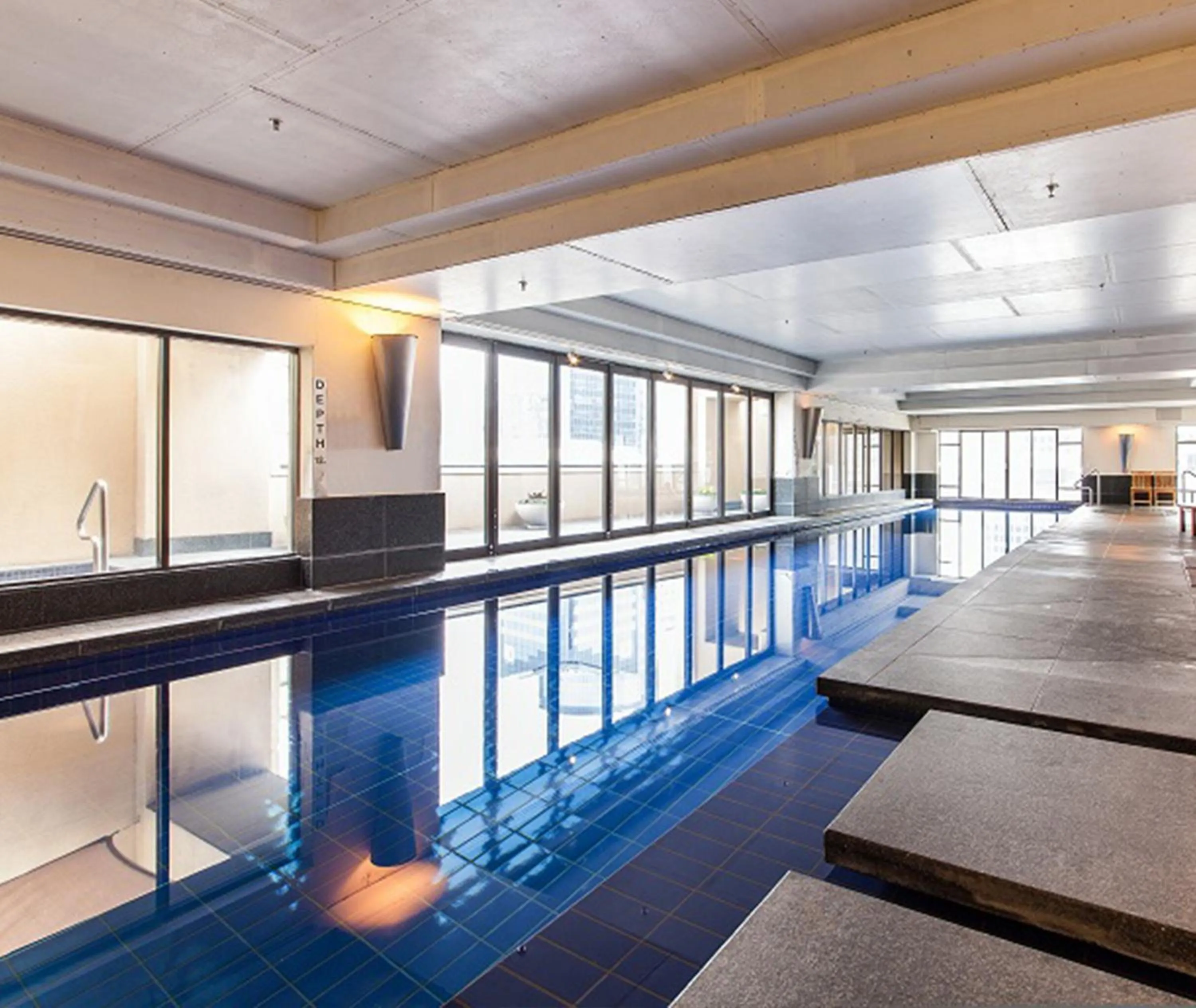 Swimming pool in Avani Metropolis Auckland Residences