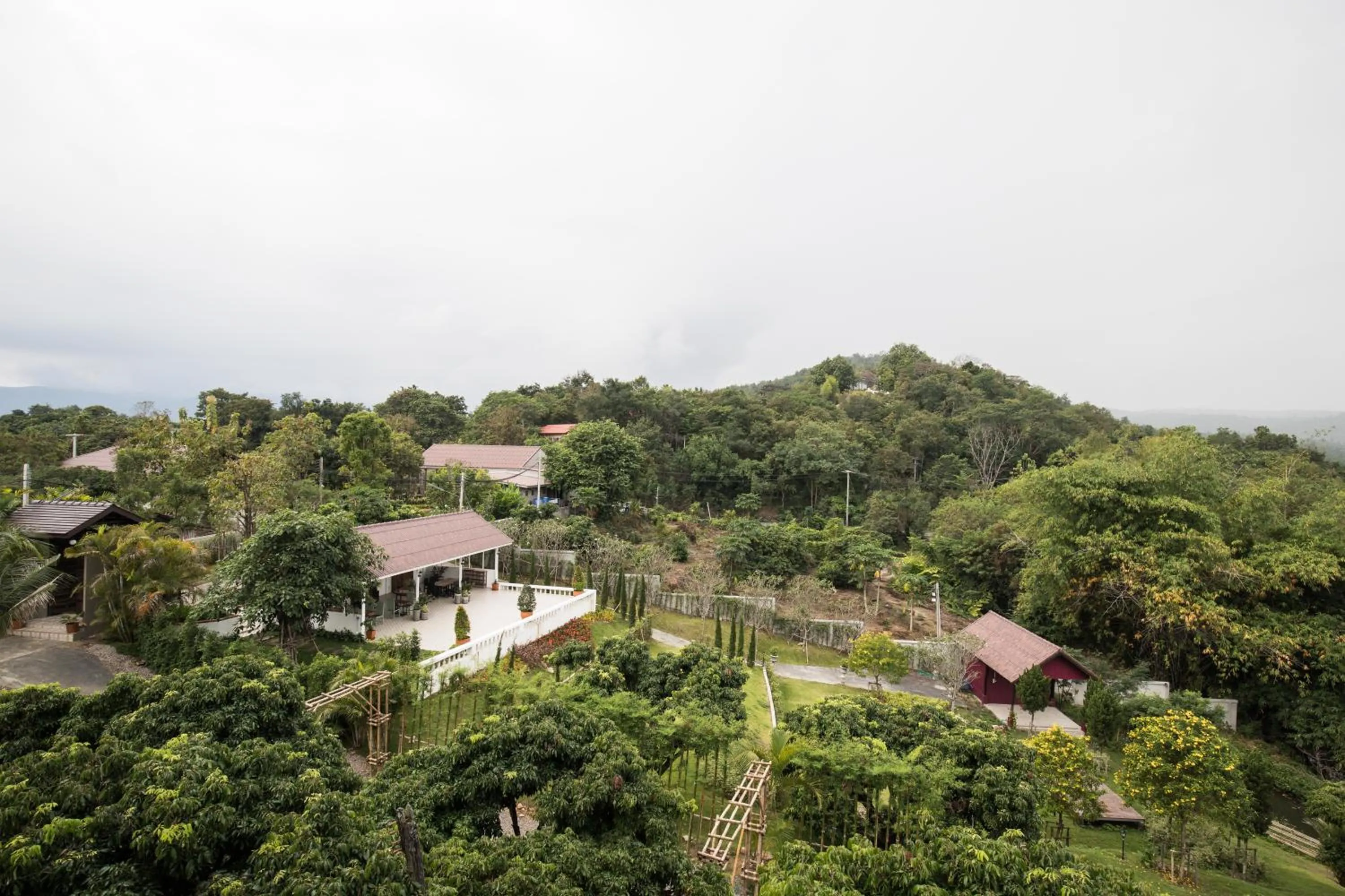 Restaurant/places to eat in Thanburi resort