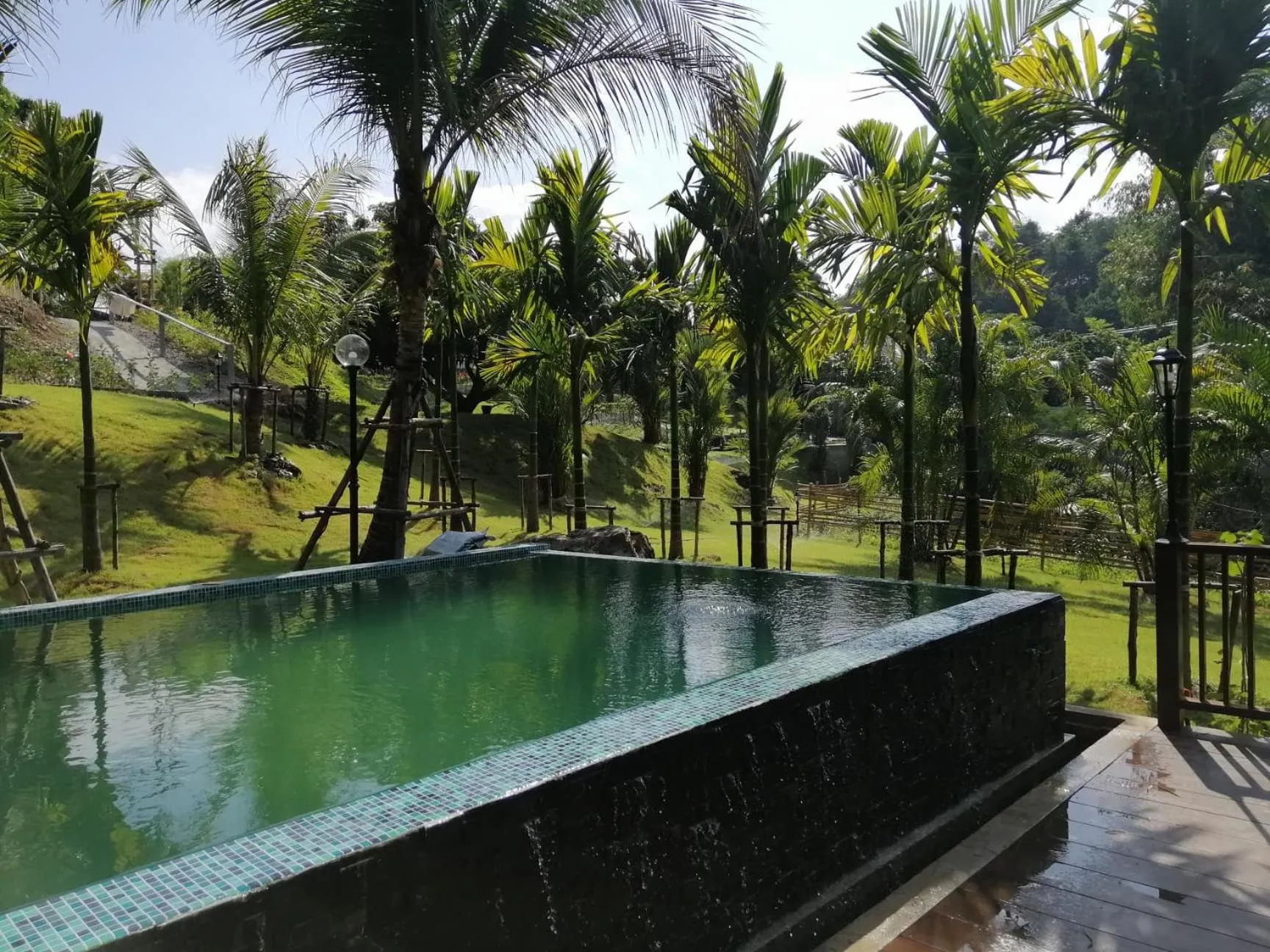 Swimming pool in Thanburi resort