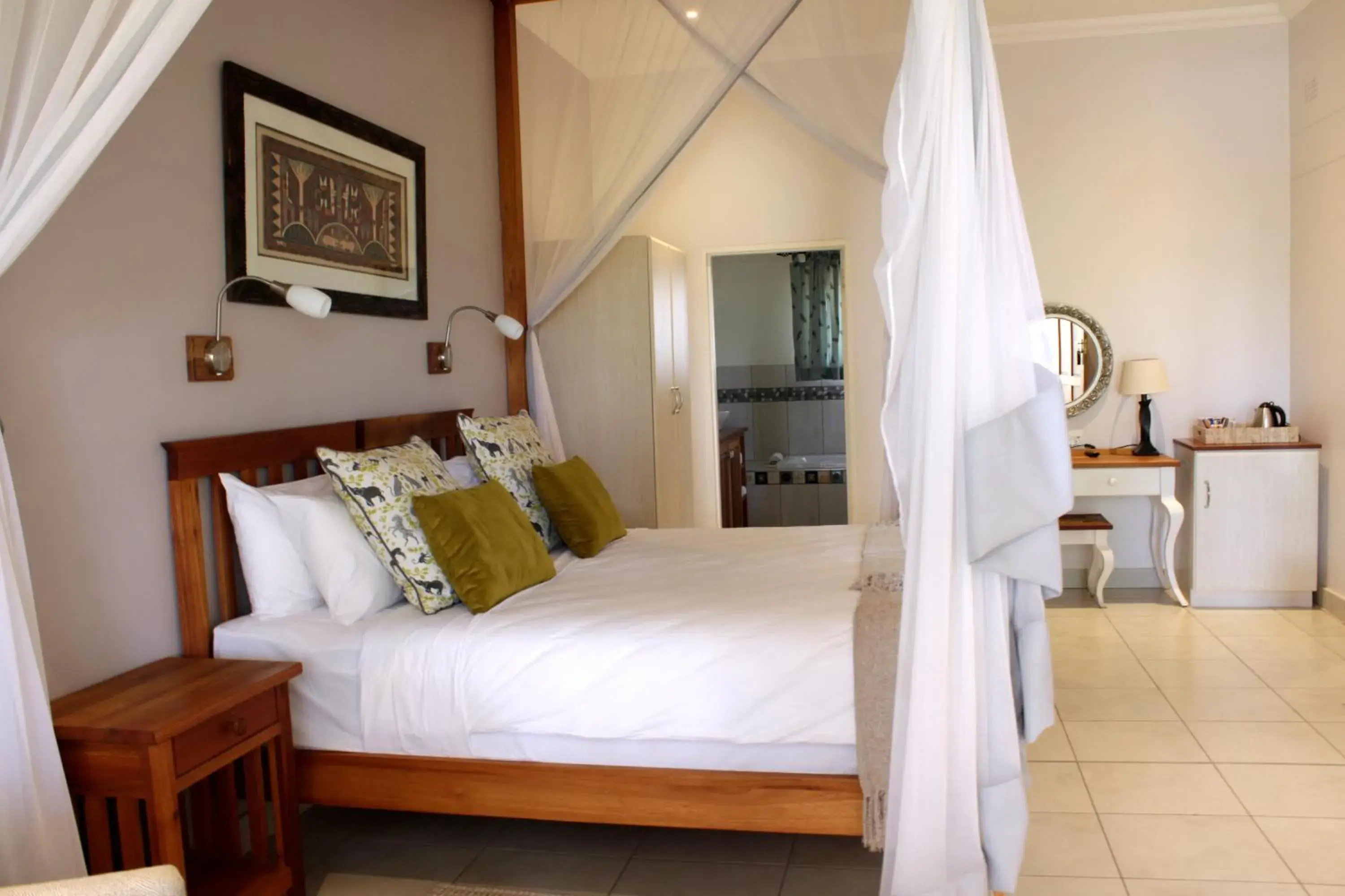 King Room with Pool View - single occupancy in Batonka Guest Lodge King Room with Pool View - single occupancy in Batonka Guest Lodge