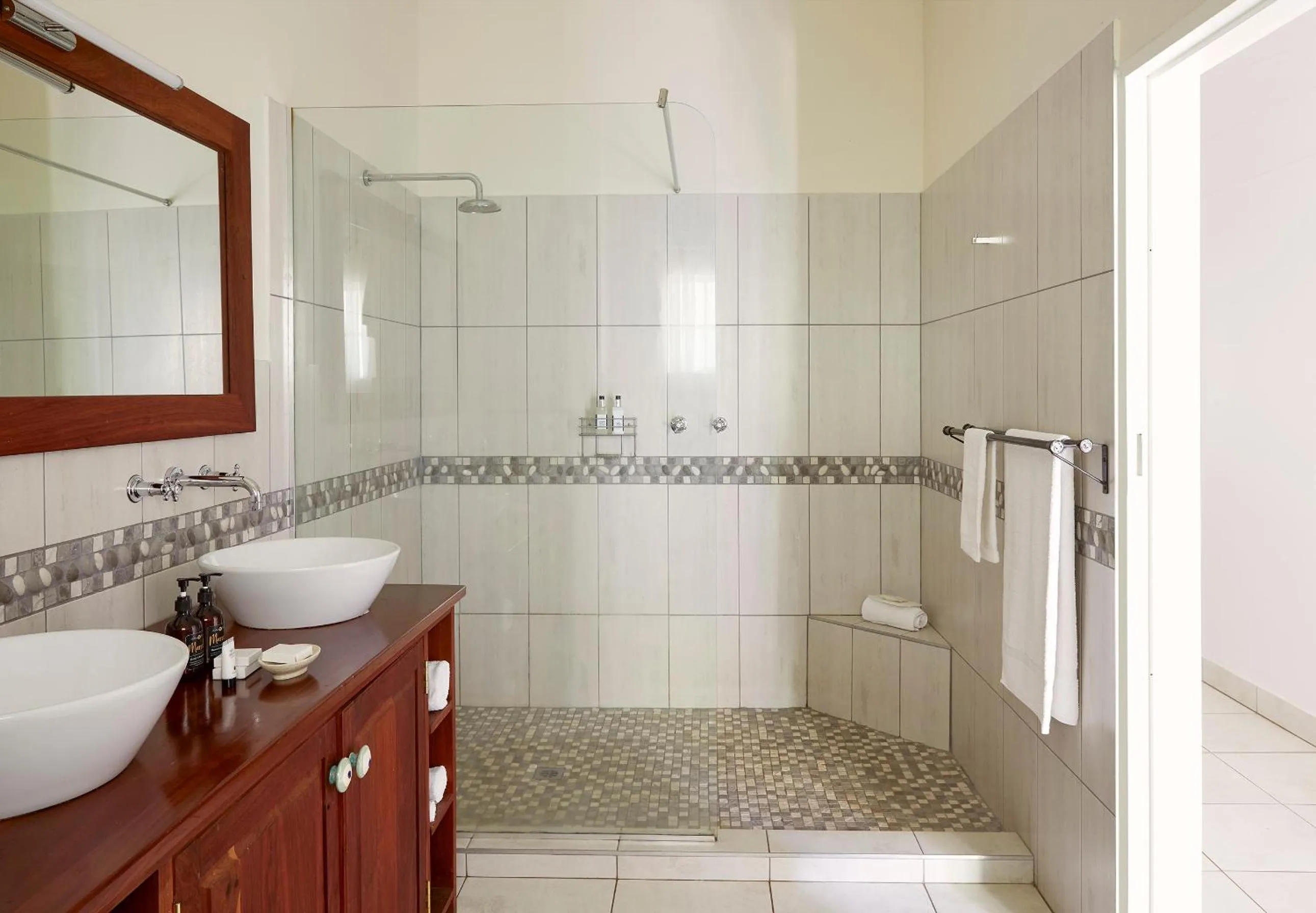 Bathroom in Batonka Guest Lodge