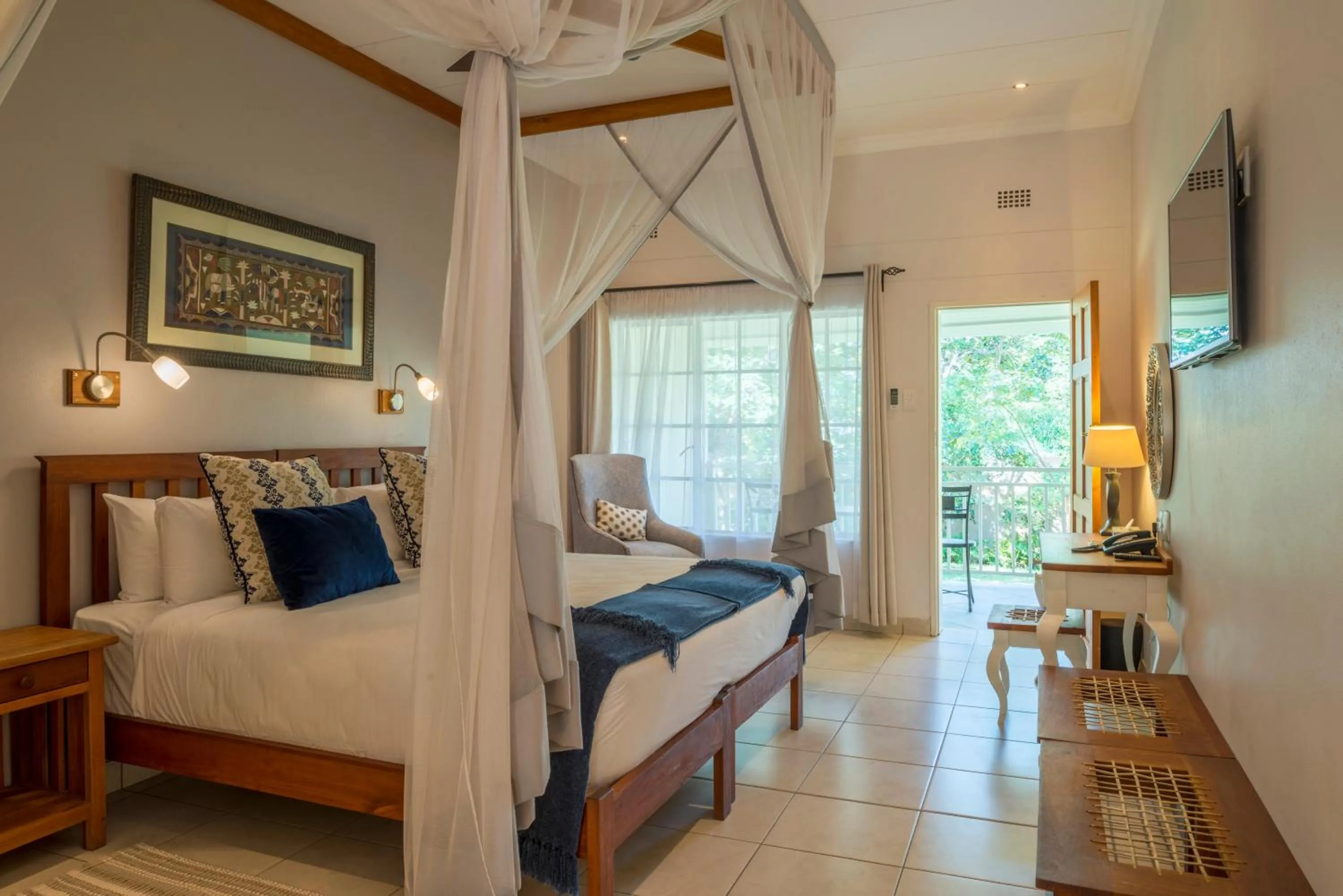 Photo of the whole room, Bed in Batonka Guest Lodge