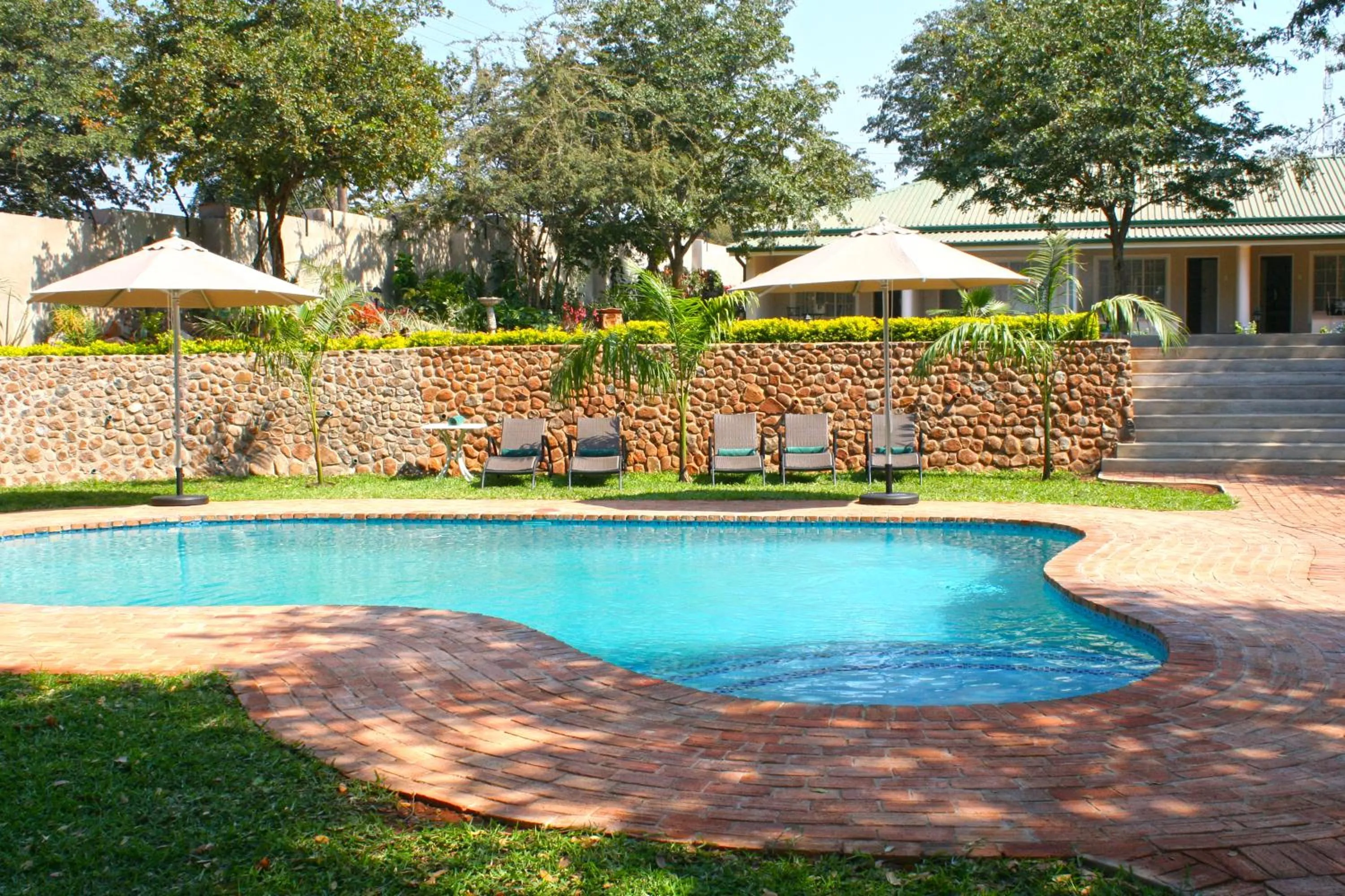 Swimming pool in Batonka Guest Lodge