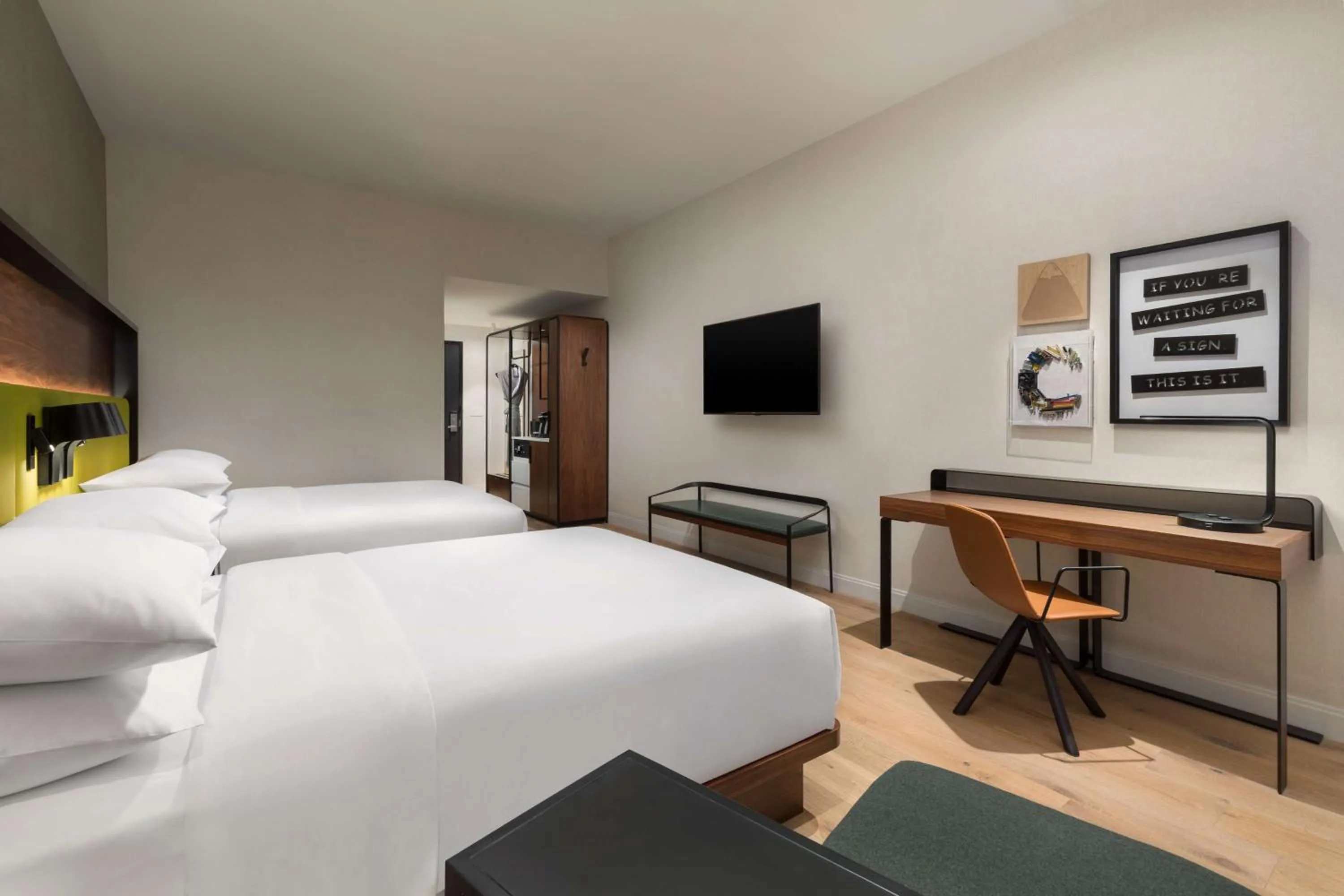 TV and multimedia, Bed in Hyatt Centric Mountain View