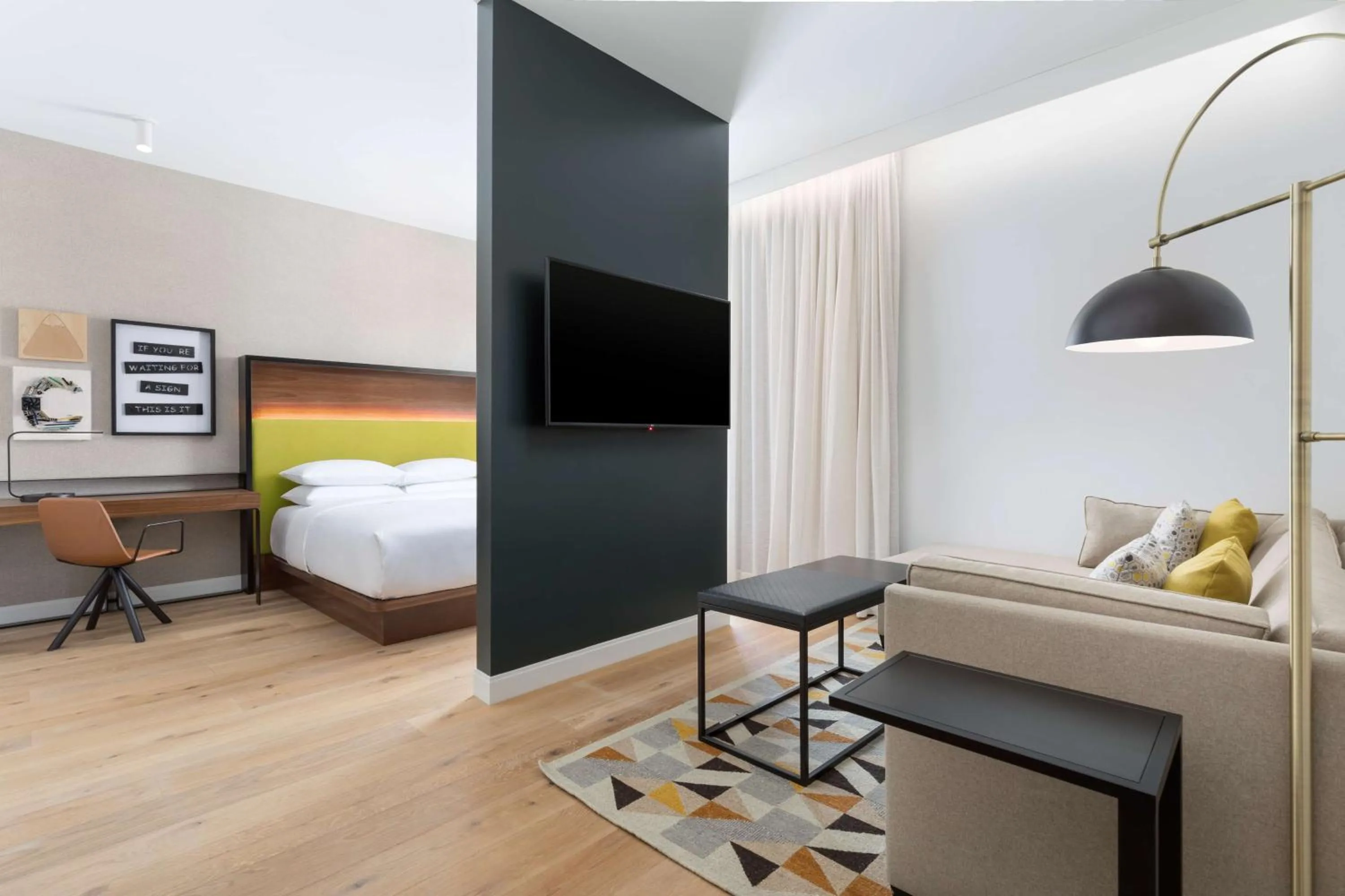 Photo of the whole room, Bed in Hyatt Centric Mountain View