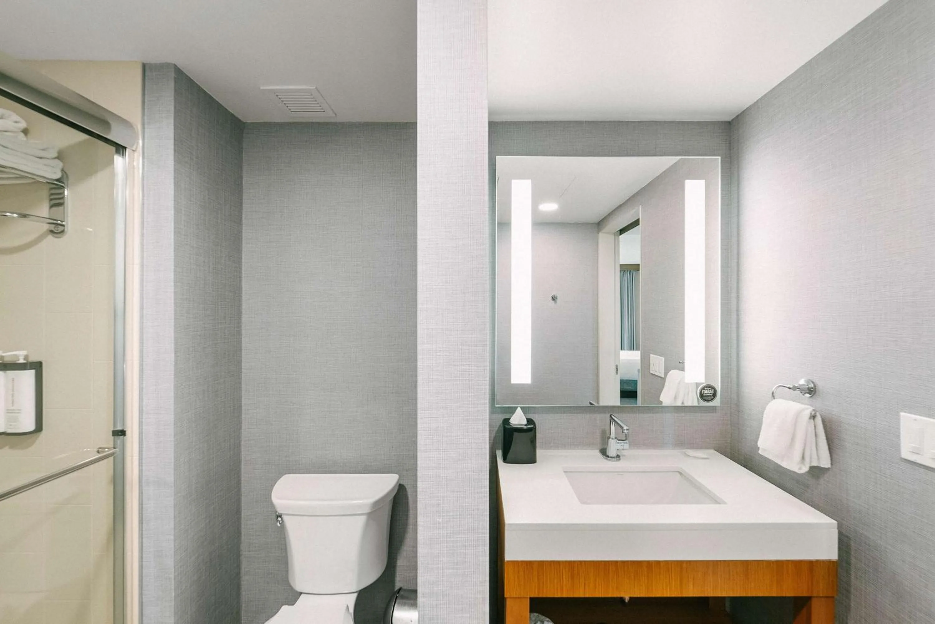 Bathroom in Hyatt Place Pasadena