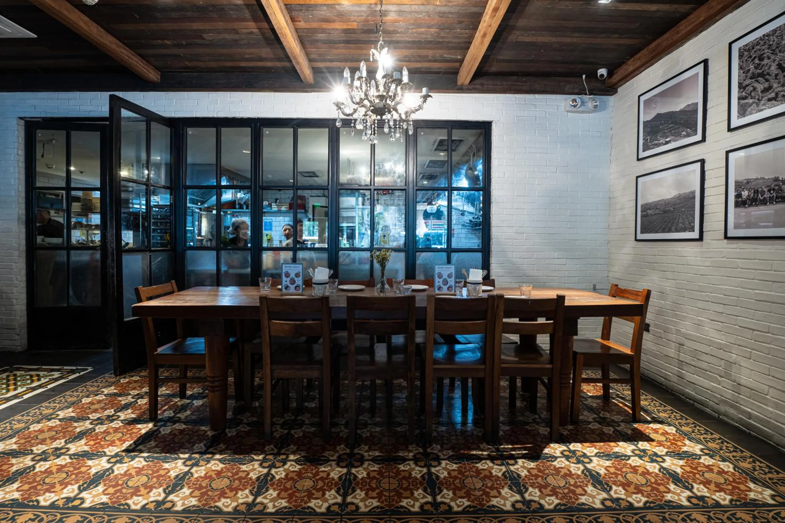 Restaurant/places to eat in The Sphere Serviced Residences Managed by HII