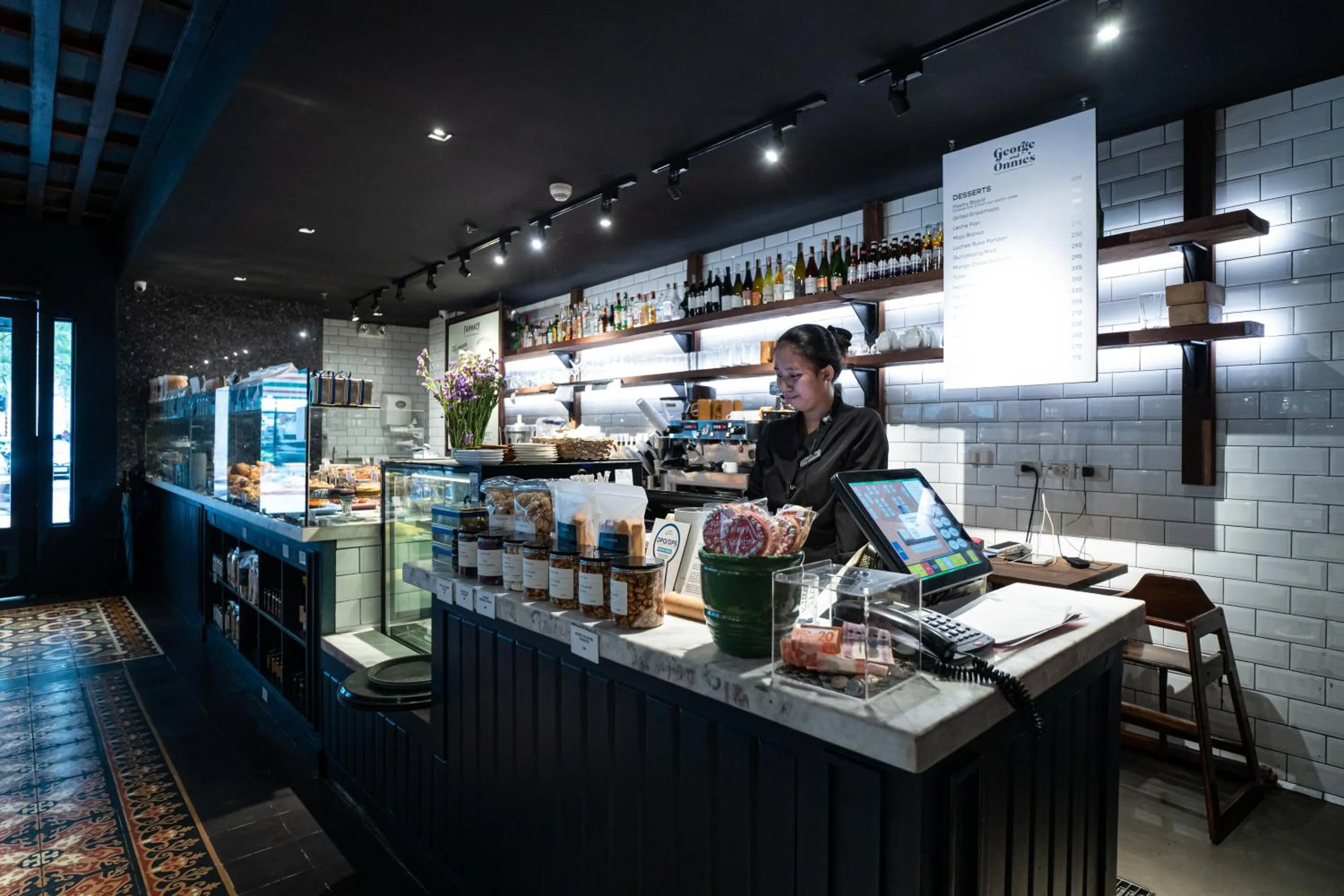 Restaurant/places to eat in The Sphere Serviced Residences Managed by HII