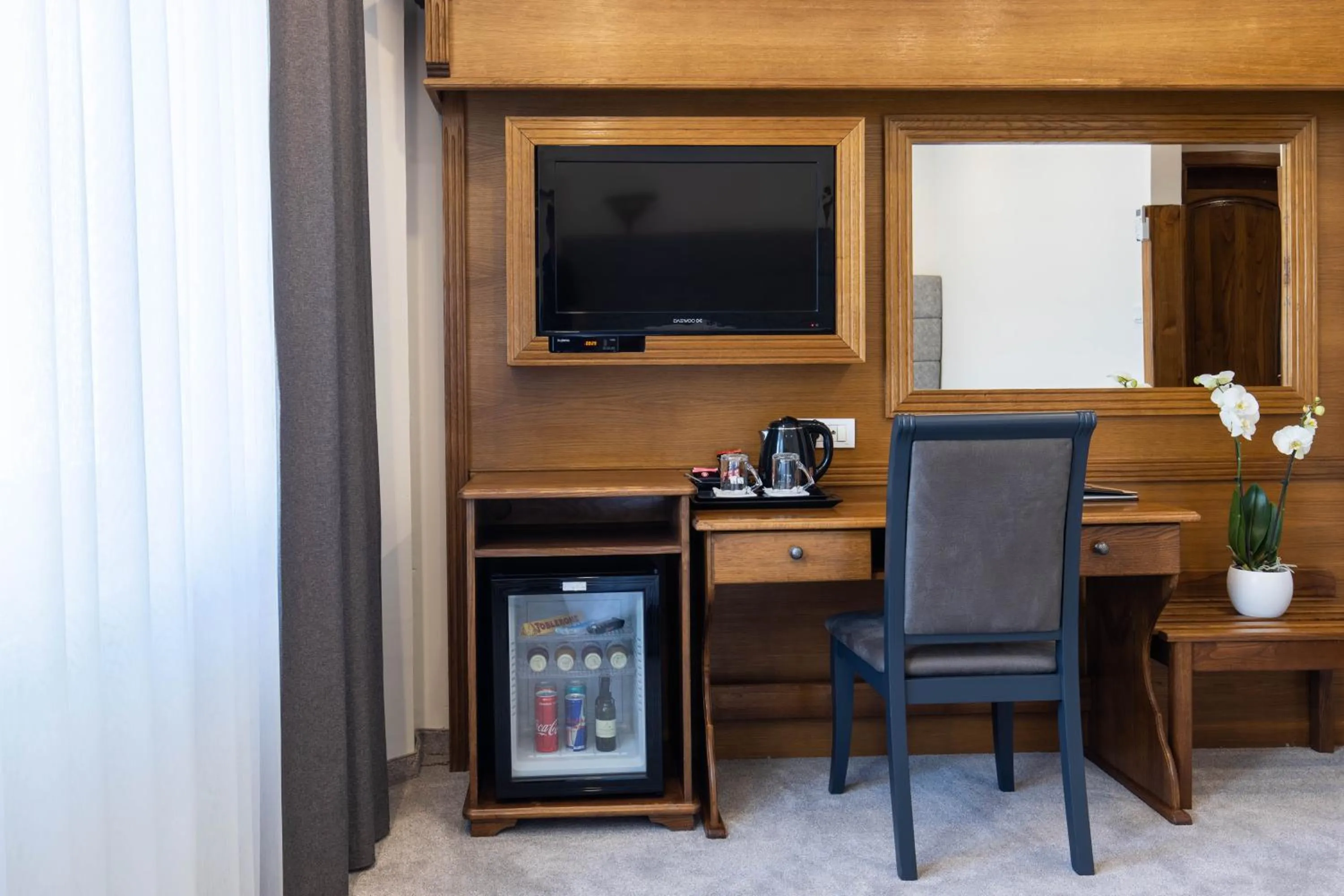 TV and multimedia in Hotel Afa