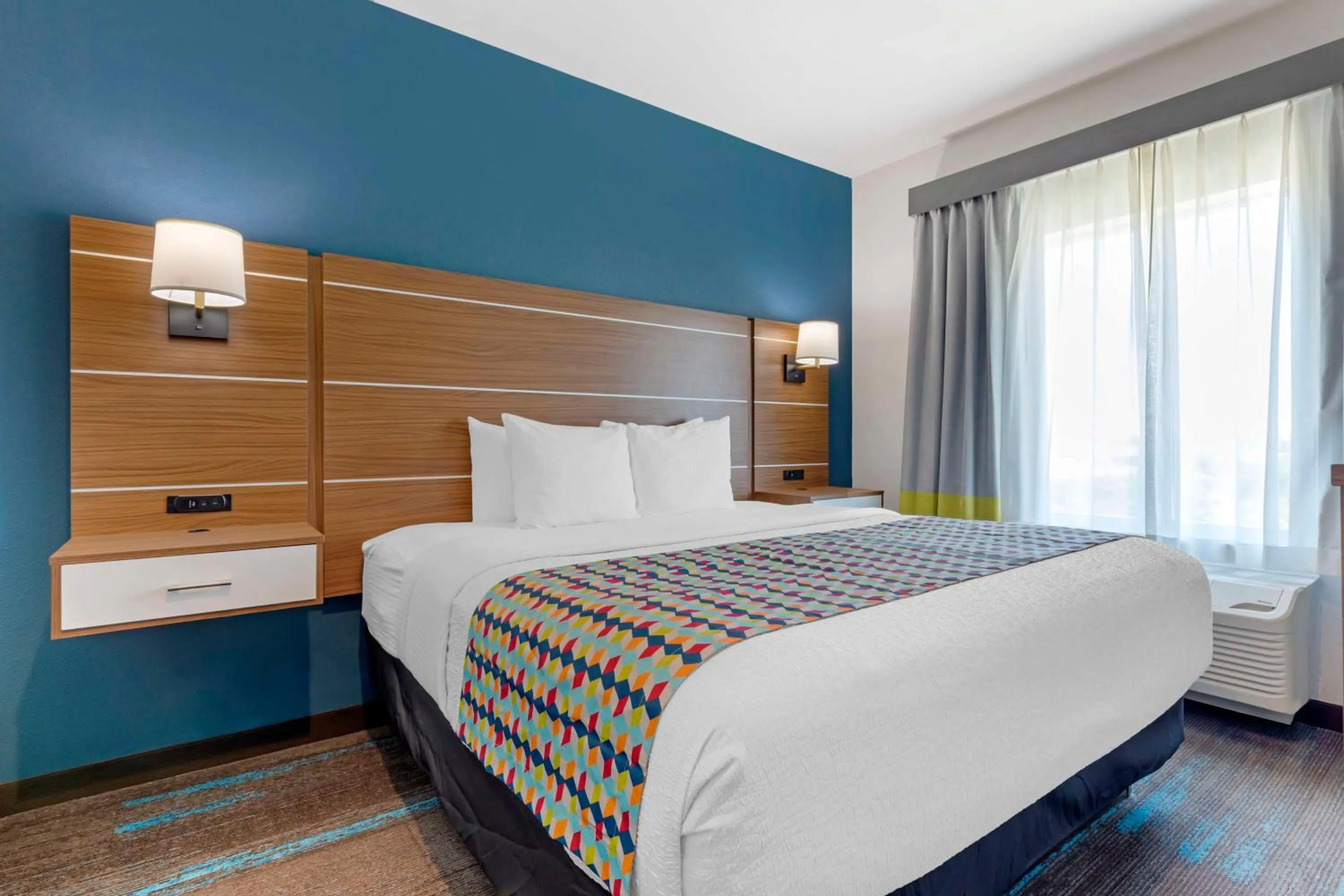 Photo of the whole room, Bed in Best Western Plus Medical Center