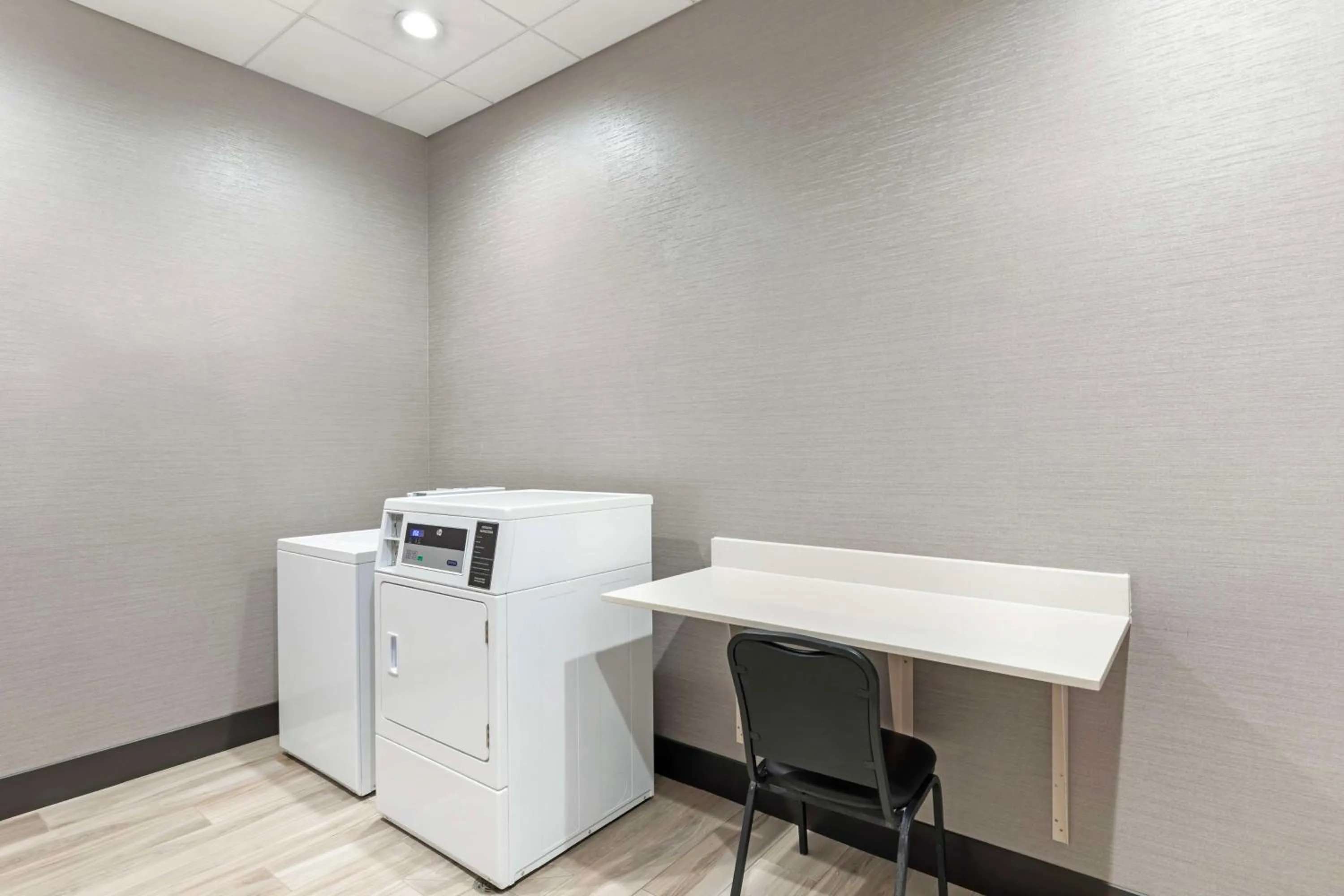 laundry in Best Western Plus Medical Center