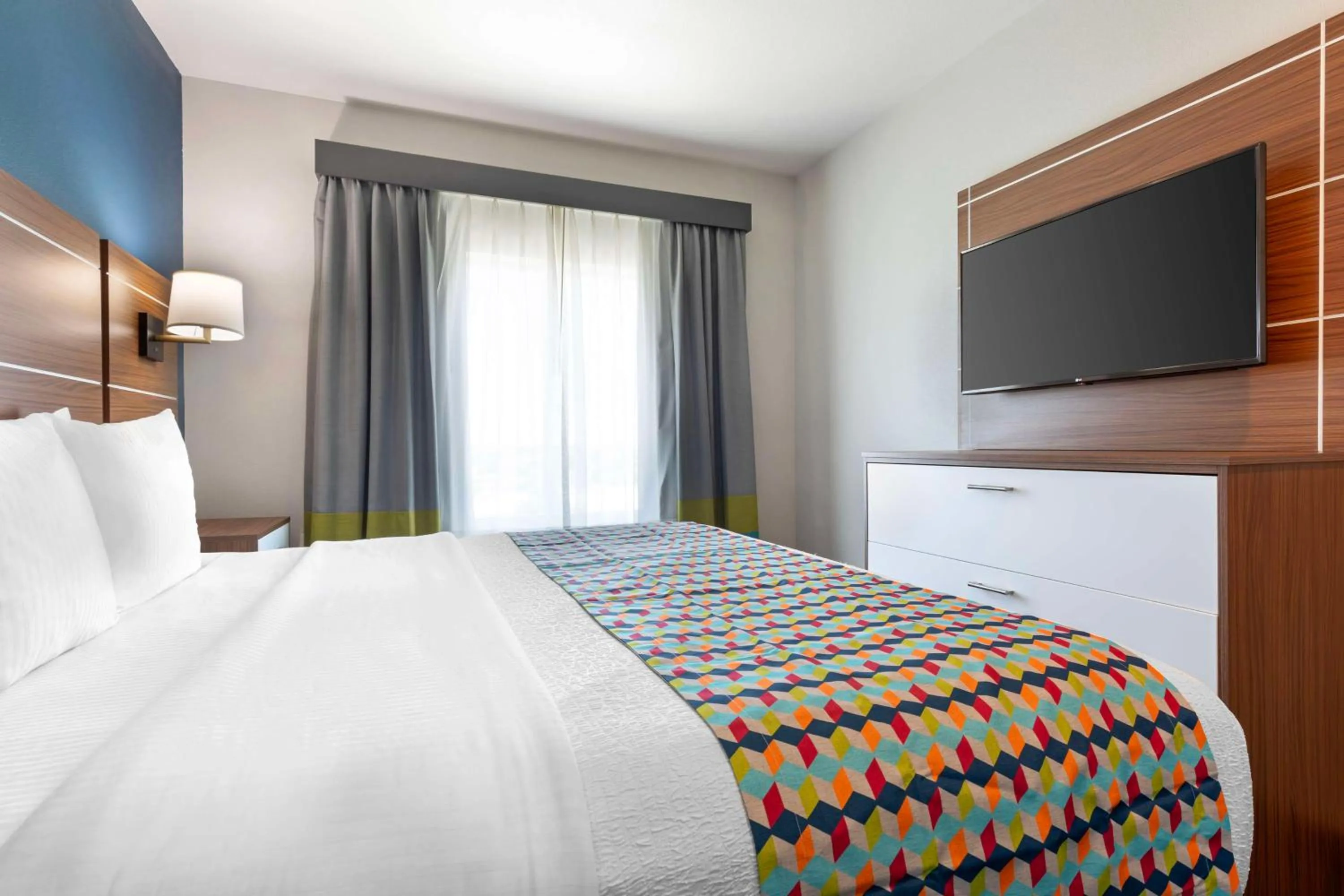 Photo of the whole room, Bed in Best Western Plus Medical Center